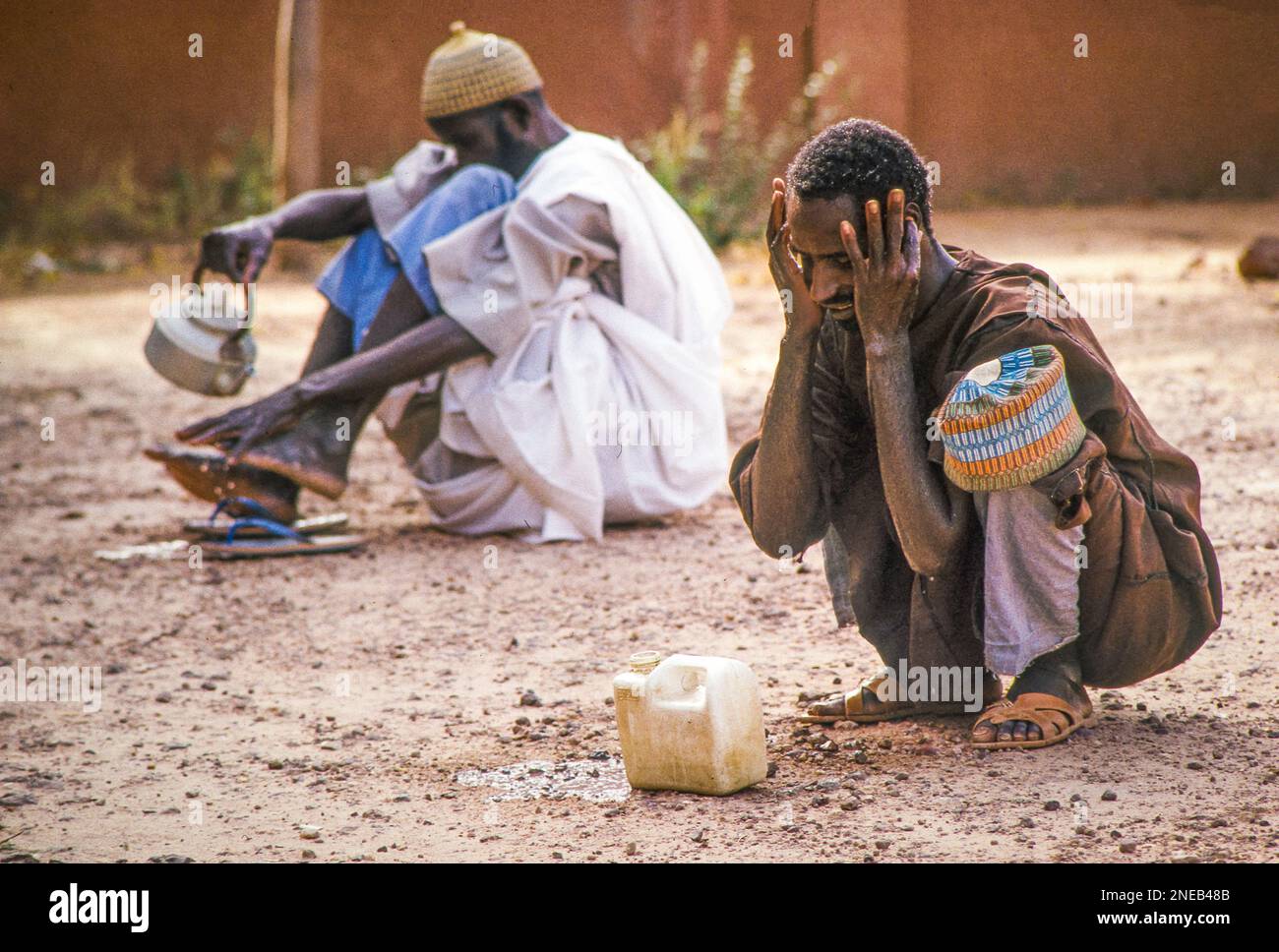 Niger, iamey - Wudhu ist die rituelle Wäsche, die Muslime vor dem Gebet durchführen. Stockfoto