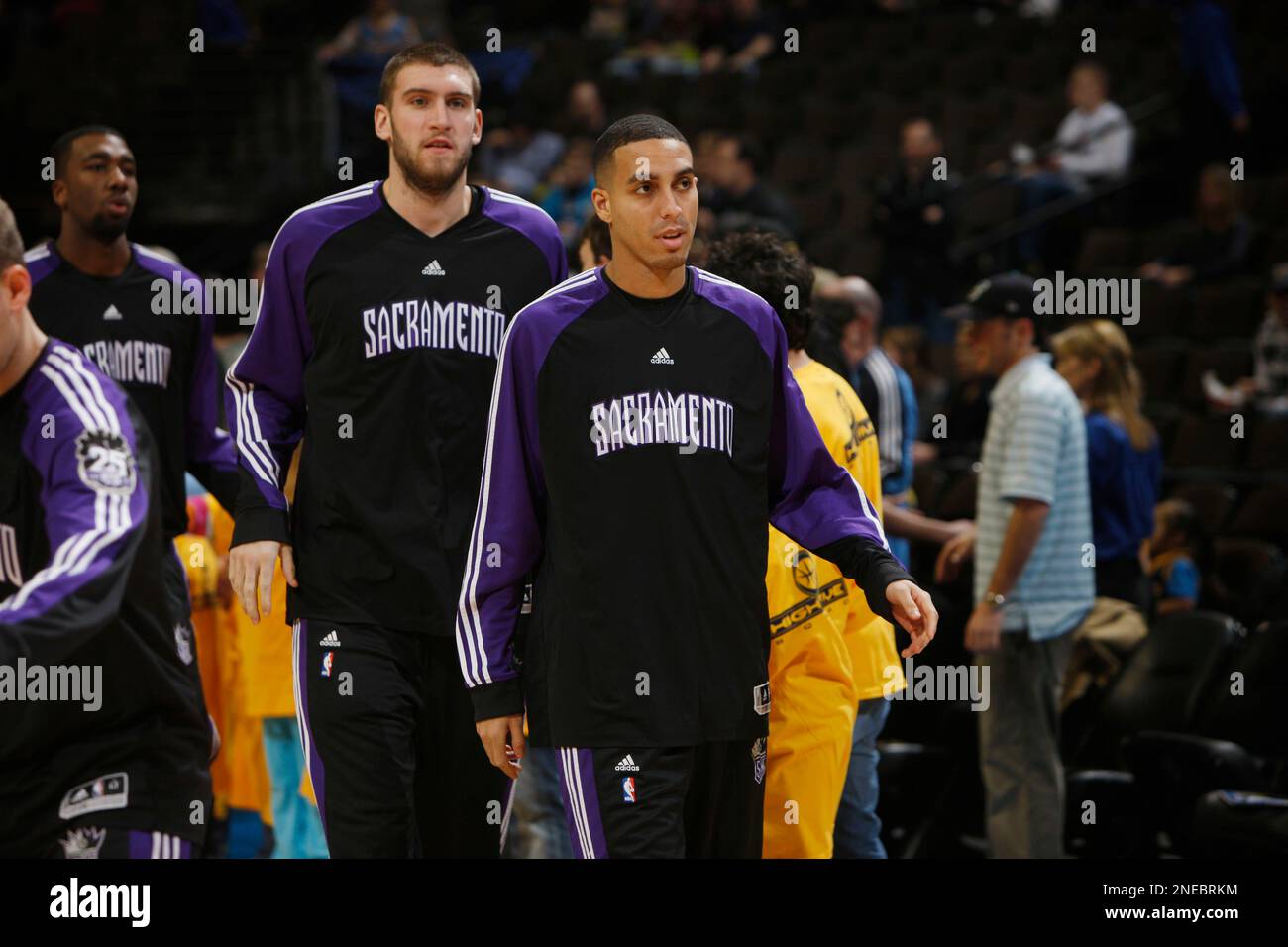 Sacramento Kings guard Kevin Martin warms up before facing the Denver Nuggets in the first quarter of an NBA basketball game in Denver on Monday, Feb. 1, 2010. (AP Photo/David Zalubowski) Stockfoto