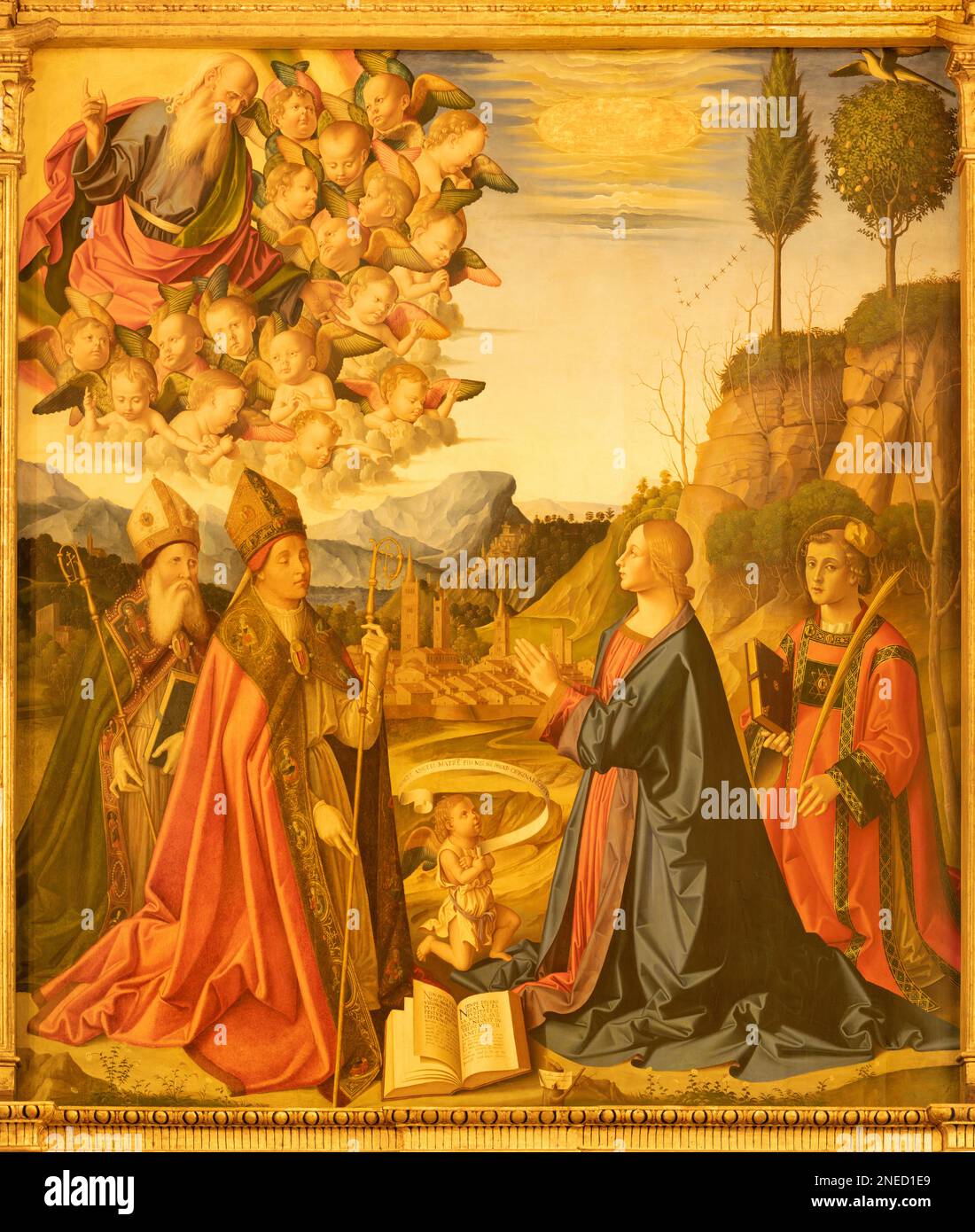 Forlí, ITALIEN - 11. NOVEMBER 2021: Renaissance-Malerei der Unbefleckten Empfängnis und der Heiligen in der Kirche Basilica San Mercuriale Stockfoto