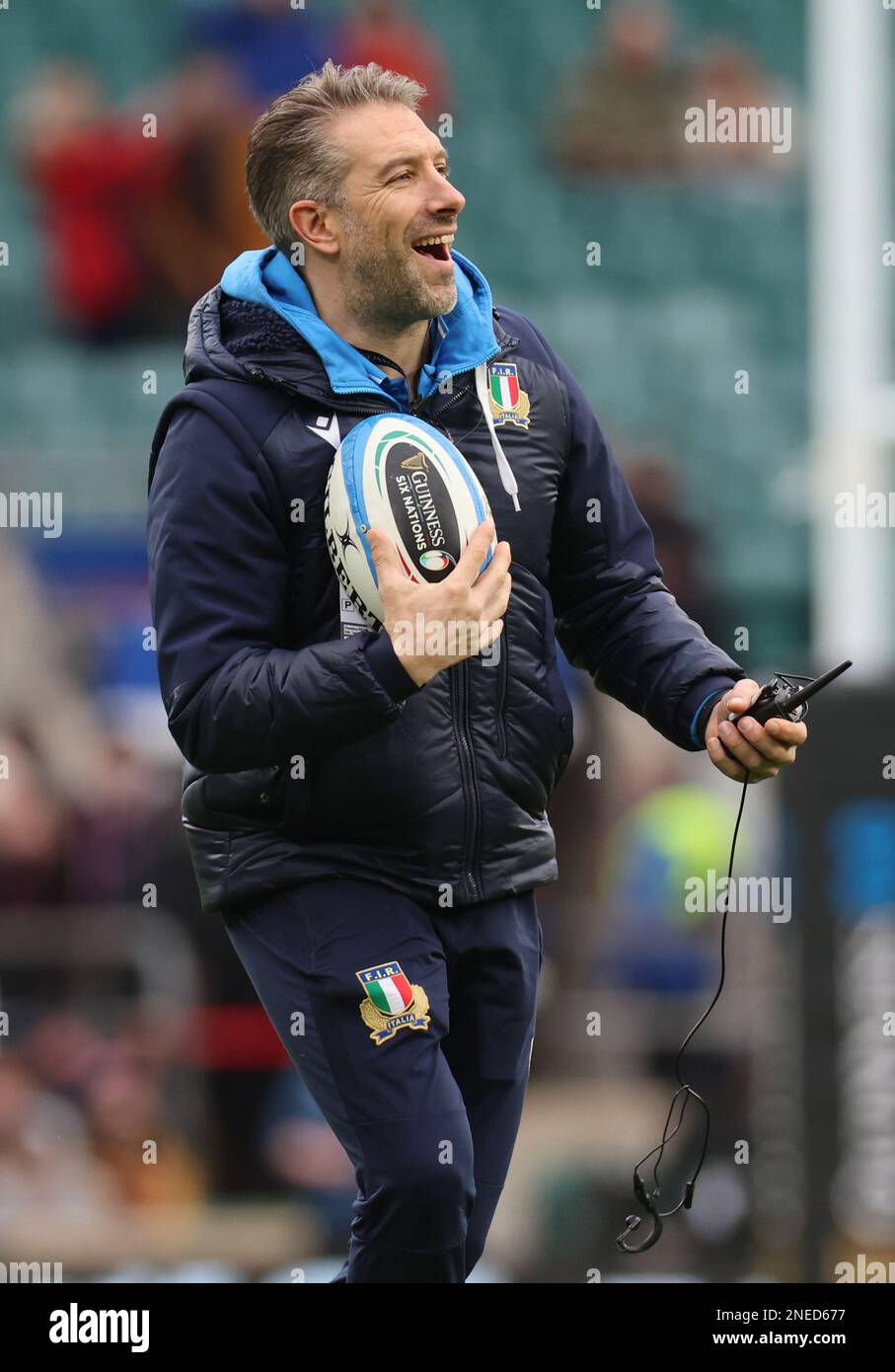 Simonluca Pistore Videoanalyst für den italienischen Rugby-Verband während des zweiten Spiels der sechs-Nationen-Meisterschaft 2023 zwischen England und Italien Stockfoto