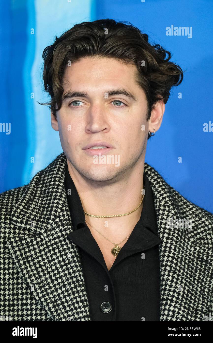 Isaac Carew fotografierte am AVATAR: THE WAY OF WATER World Premiere am Dienstag, den 6. Dezember 2022 am Odeon Luxe Leicester Square in London, Großbritannien. Bild von Julie Edwards Stockfoto