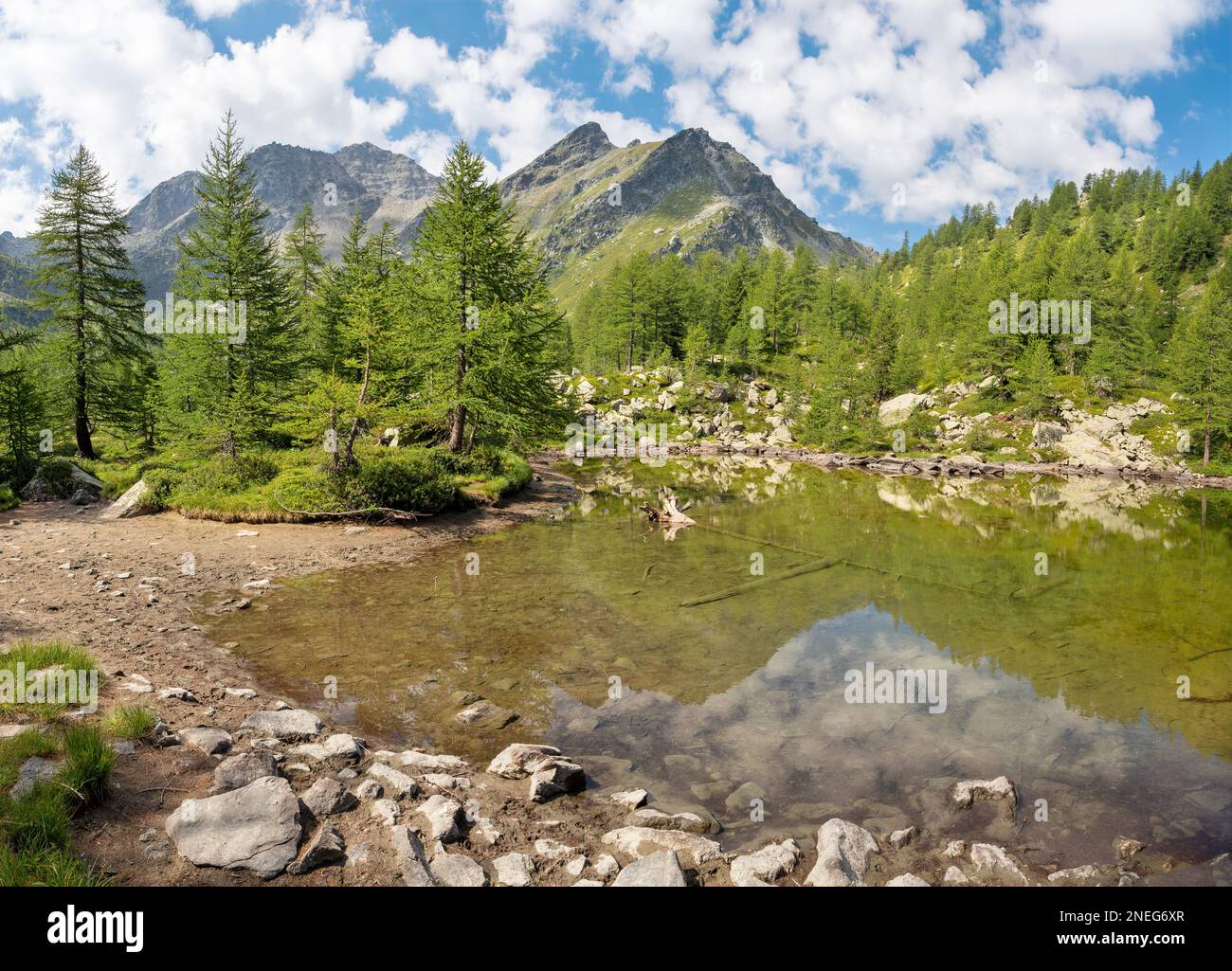 Die Landschaft am Lago d Arpy See. Stockfoto