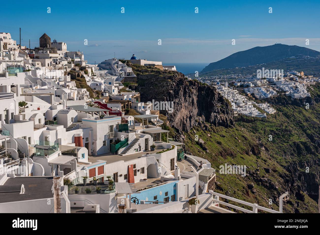 Das malerische Dorf Imerovigli thront auf der Caldera von Santorin Stockfoto