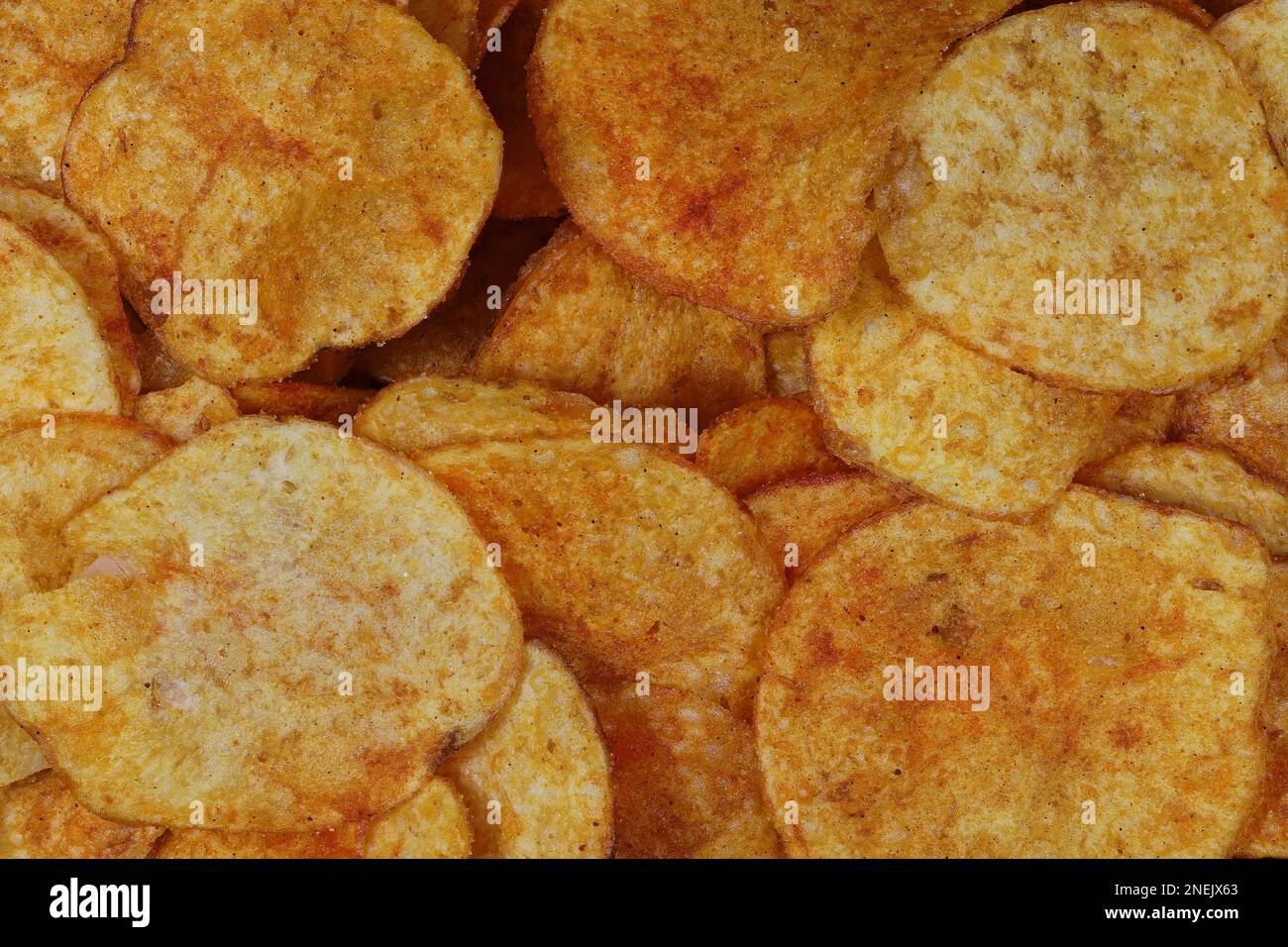 Kartoffelchips mit Paprika-Geschmack zur Hintergrundverwendung Stockfoto