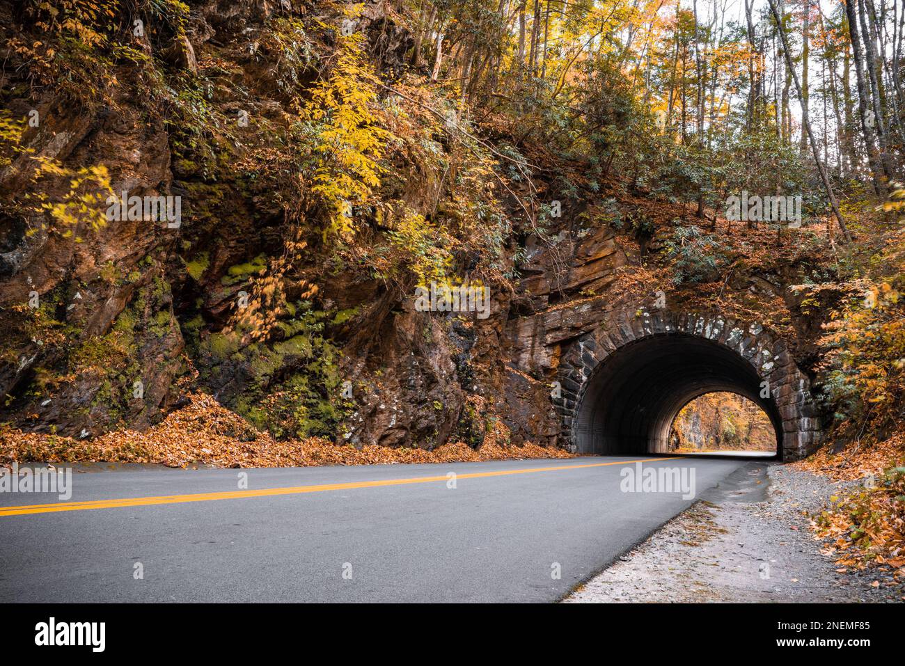 Malerischer Bote Mountain Tunnel durch den Great Smoky Mountain National Park in Tennessee Stockfoto