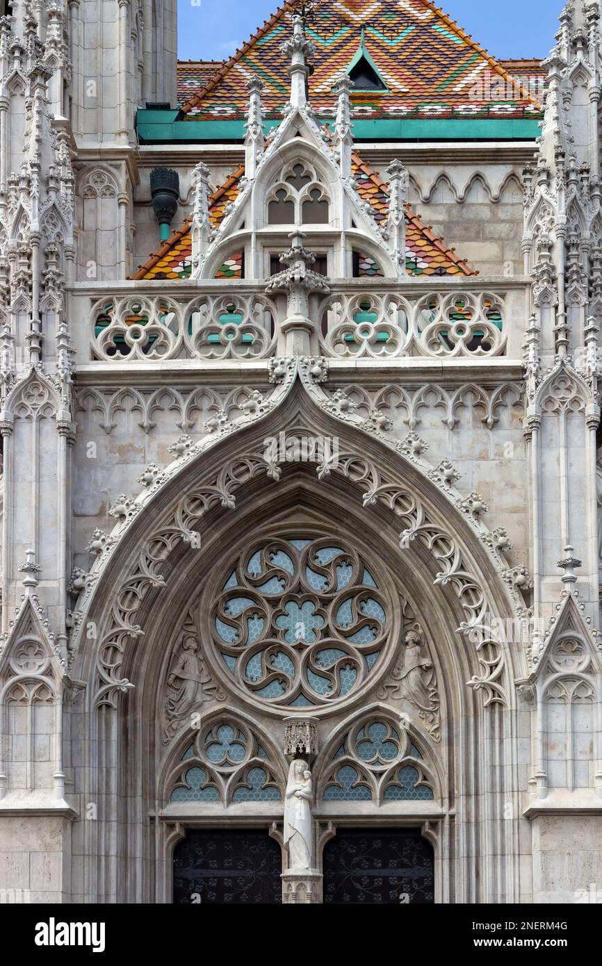 Details der berühmten Matthiaskirche in Budapest, Ungarn Stockfoto