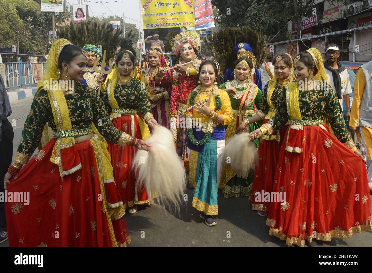 Künstlerkleidung in Hindu-Gott-Kleidung Nehmen Sie am 16. Februar 2023 an der Prozession von Maha Shiv Ratri in Kalkutta, Indien Teil./Eyepix Group (Kreditbild: © Autor/Eyepix via ZUMA Press Wire) NUR REDAKTIONELLE VERWENDUNG! Nicht für den kommerziellen GEBRAUCH! Stockfoto