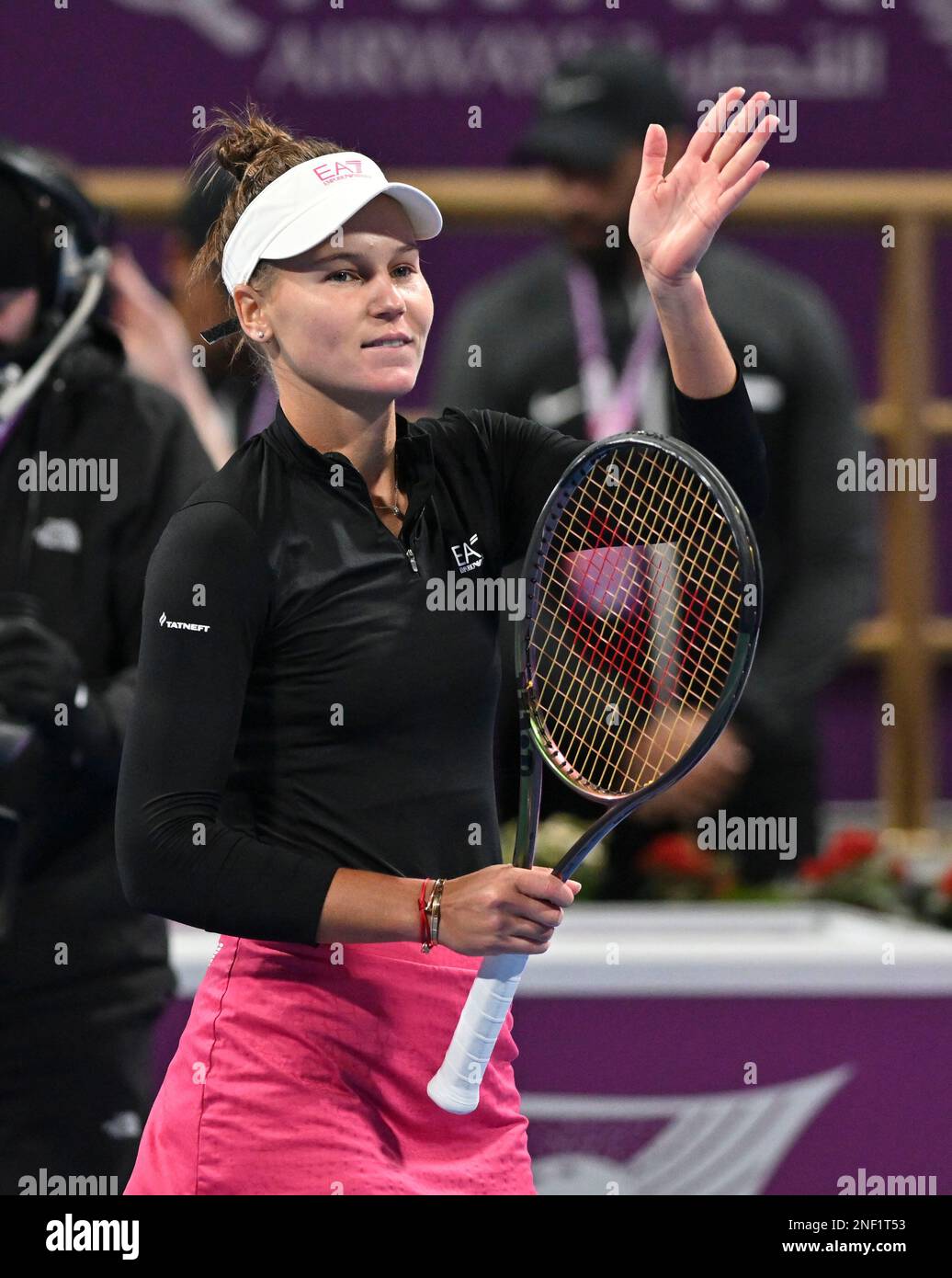 Doha, Katar. 16. Februar 2023. Veronika Kudermetova aus Russland feiert nach dem Sieg im Viertelfinale der Singles gegen Coco Gauff aus den USA bei der WTA500 Qatar Open 2023 in Doha, Katar, 16. Februar 2023. Kredit: Nikku/Xinhua/Alamy Live News Stockfoto