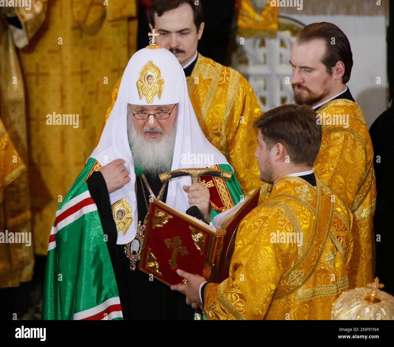 russian-orthodox-church-new-patriarch-kirill-preaches-during-the