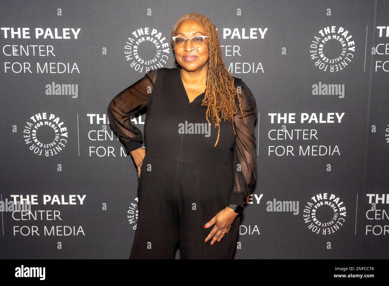 New York, Usa. 16. Februar 2023. Die Regisseurin Lisa Cortés besucht im Paley Museum in New York City „The Storytellers: Maintain the Legacy of Iconic Black Musicians“. (Foto: Ron Adar/SOPA Images/Sipa USA) Guthaben: SIPA USA/Alamy Live News Stockfoto