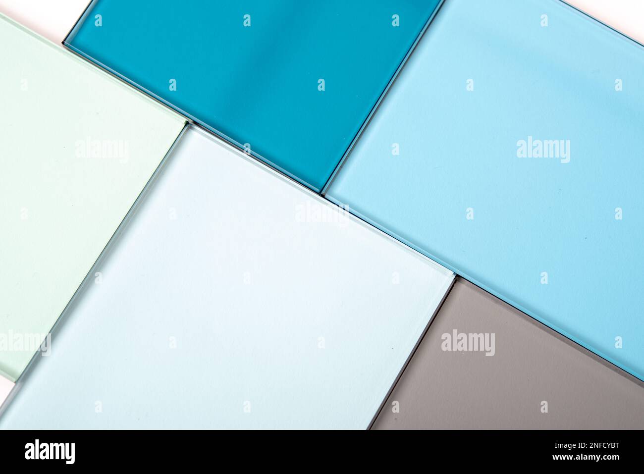Blätter der Fabrik zur Herstellung von gehärtetem klar Float Glasscheiben auf Maß geschnitten Stockfoto