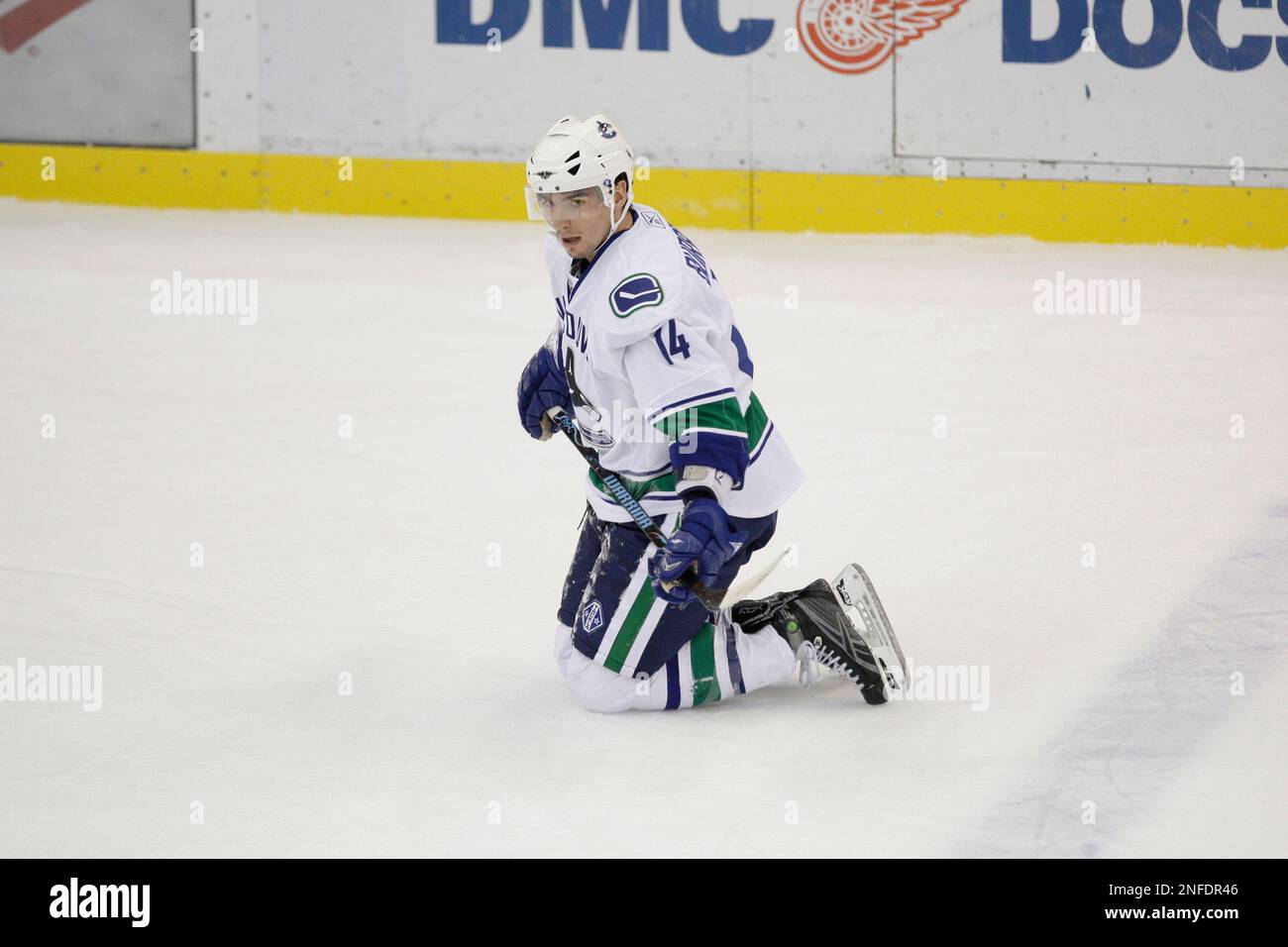 Vancouver Canucks' Alex Burrows is shown against the Detroit Red Wings in an NHL hockey game in Detroit, Thursday, Oct. 16, 2008. (AP Photo/Paul Sancya) Stockfoto