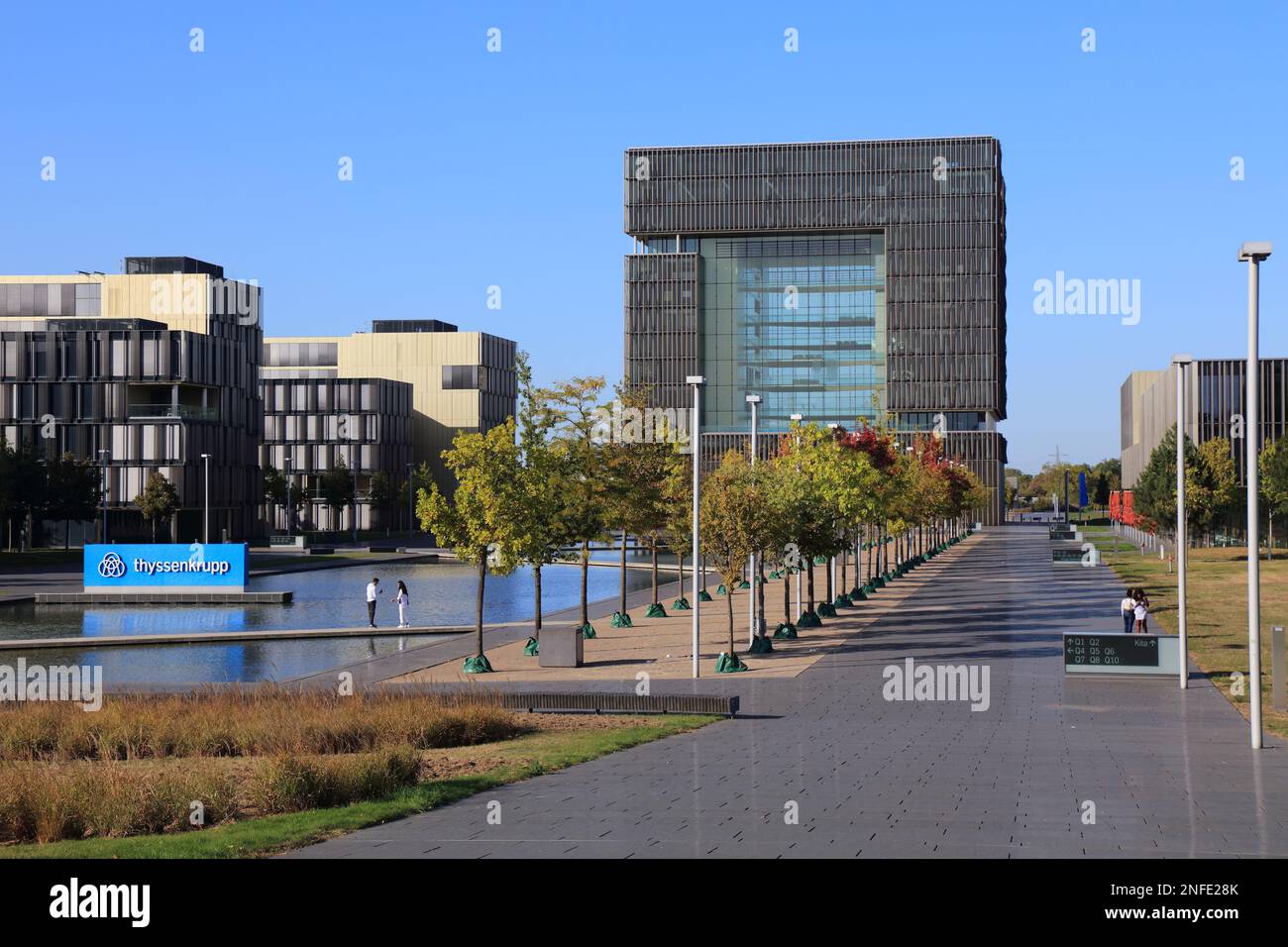 ESSEN, 20. SEPTEMBER 2020: Thyssenkrupp-Firmensitz in Essen, Deutschland. Thyssenkrupp ist ein Industriekonglomerat, einer der größten m Stockfoto