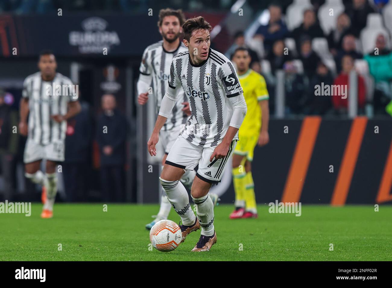 Turin, Italien. 16. Februar 2023. Federico Chiesa vom FC Juventus in Aktion während des ersten Fußballspiels der UEFA Europa League 2022/23 zwischen dem FC Juventus und dem FC Nantes im Allianz Stadium. Endergebnis: Juventus 1:1 Nantes. (Foto: Fabrizio Carabelli/SOPA Images/Sipa USA) Guthaben: SIPA USA/Alamy Live News Stockfoto