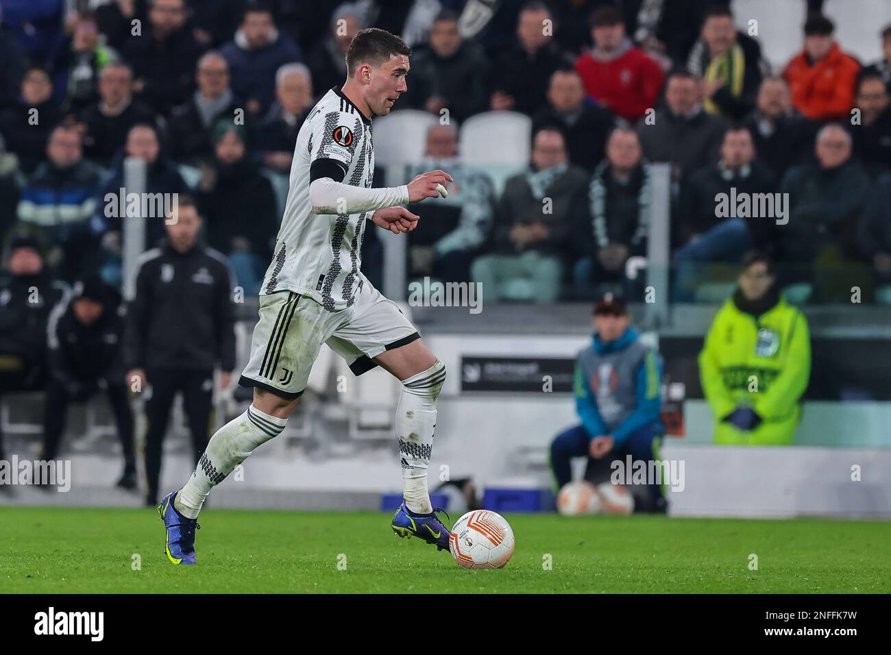 Turin, Italien. 16. Februar 2023. Dusan Vlahovic vom FC Juventus in Aktion während des ersten Fußballspiels der UEFA Europa League 2022/23 zwischen dem FC Juventus und dem FC Nantes im Allianz Stadium. Endergebnis: Juventus 1:1 Nantes. Kredit: SOPA Images Limited/Alamy Live News Stockfoto