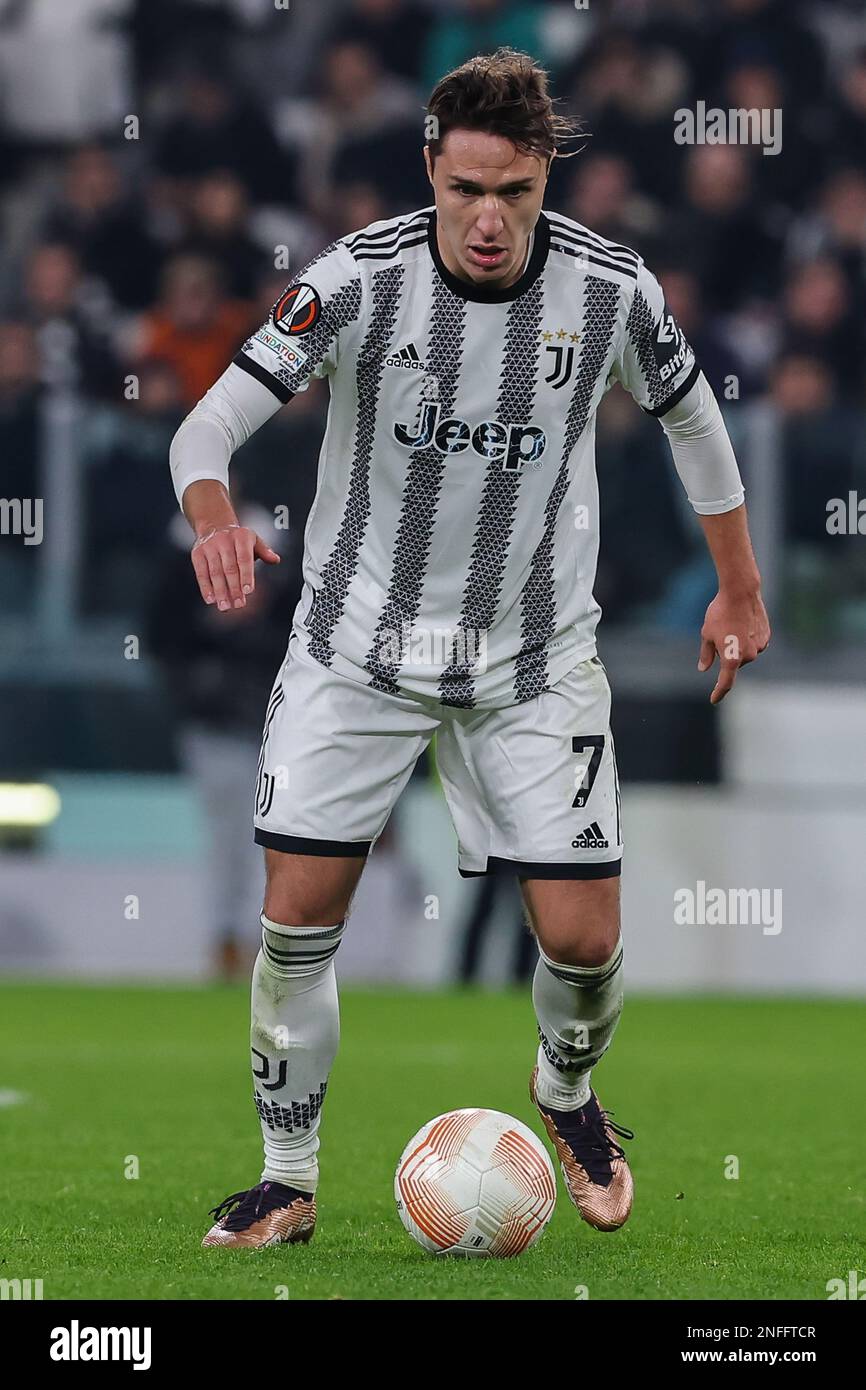 Turin, Italien. 16. Februar 2023. Federico Chiesa vom FC Juventus in Aktion während des ersten Fußballspiels der UEFA Europa League 2022/23 zwischen dem FC Juventus und dem FC Nantes im Allianz Stadium. Endergebnis: Juventus 1:1 Nantes. (Foto: Fabrizio Carabelli/SOPA Images/Sipa USA) Guthaben: SIPA USA/Alamy Live News Stockfoto