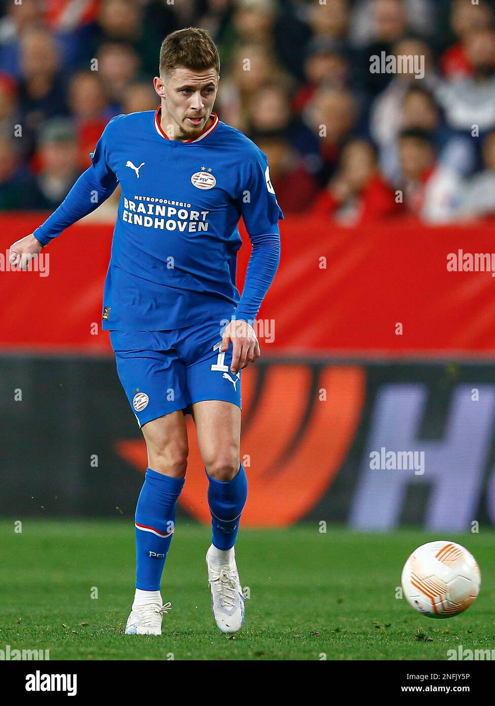 Thorgan Hazard von PSV Eindhoven während des Spiels UEFA Europa League, Play-off, 1. Etappe zwischen dem FC Sevilla und dem PSV Eindhoven, gespielt am 16. Februar 2023 im Ramon Sanchez Pizjuan Stadion in Sevilla, Spanien. (Foto: Antonio Pozo / PRESSIN) Stockfoto