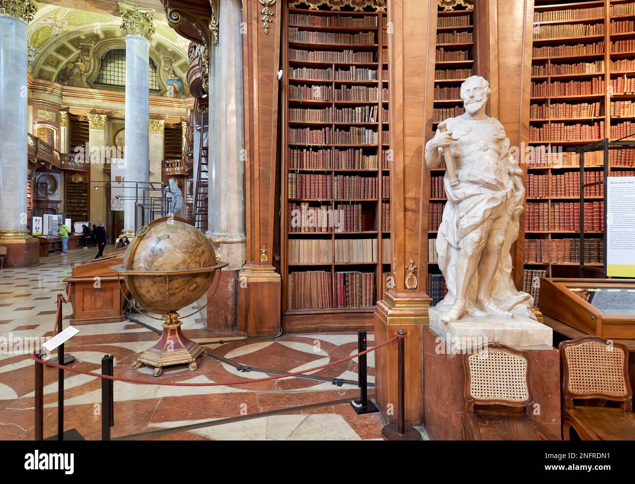 Der Prunksaal, Zentrum der alten kaiserlichen Bibliothek innerhalb der Österreichischen Nationalbibliothek. Wien Österreich Stockfoto