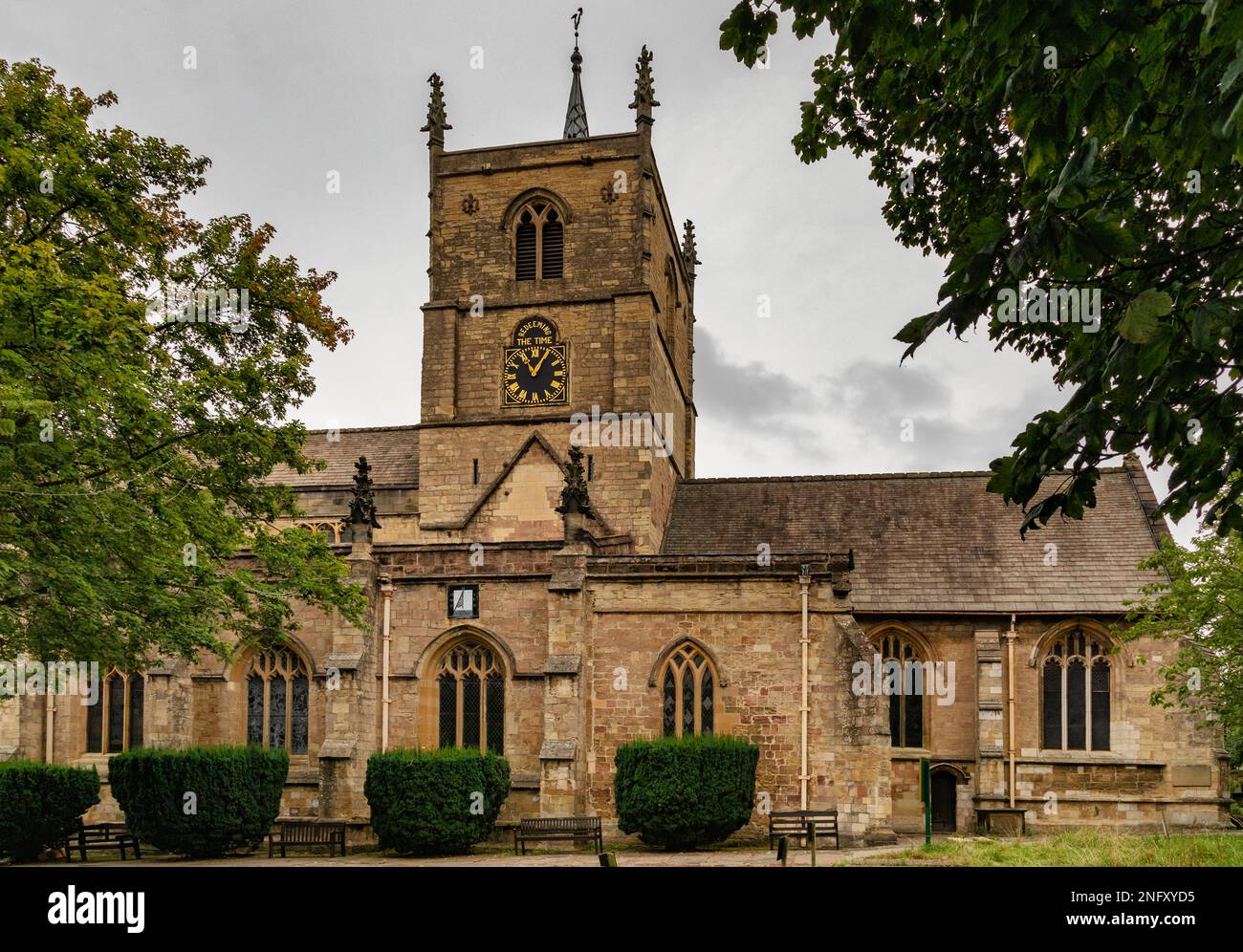 Knaresborough, ein Markt- und Kurort und eine zivile Gemeinde im Stadtteil Harrogate in North Yorkshire, England, am Fluss Nidd. Stockfoto