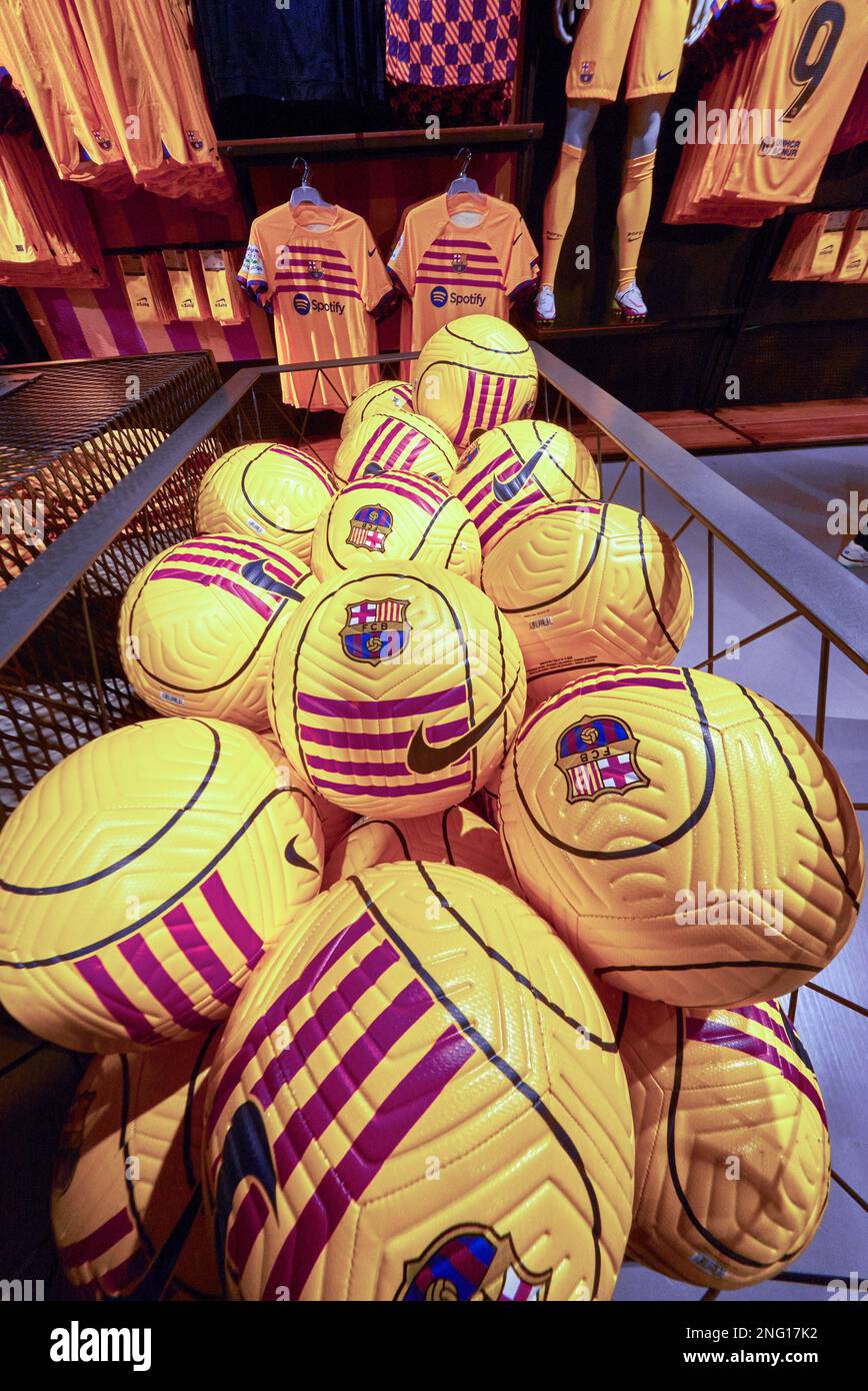 Im offiziellen Laden des FC Barcelona in der Camp Nou Arena Stockfoto