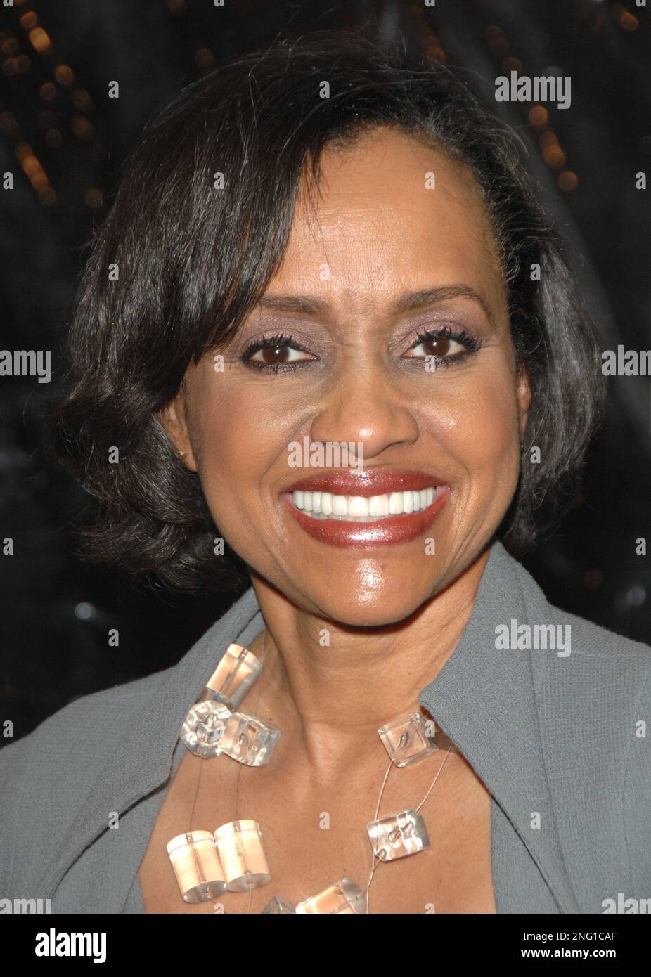 Judge Glenda Hatchett arrives at The Apollo Theatre for the premiere of "American Gangster", Friday, Oct. 19, 2007 in New York. (AP Photo/Peter Kramer) Stockfoto