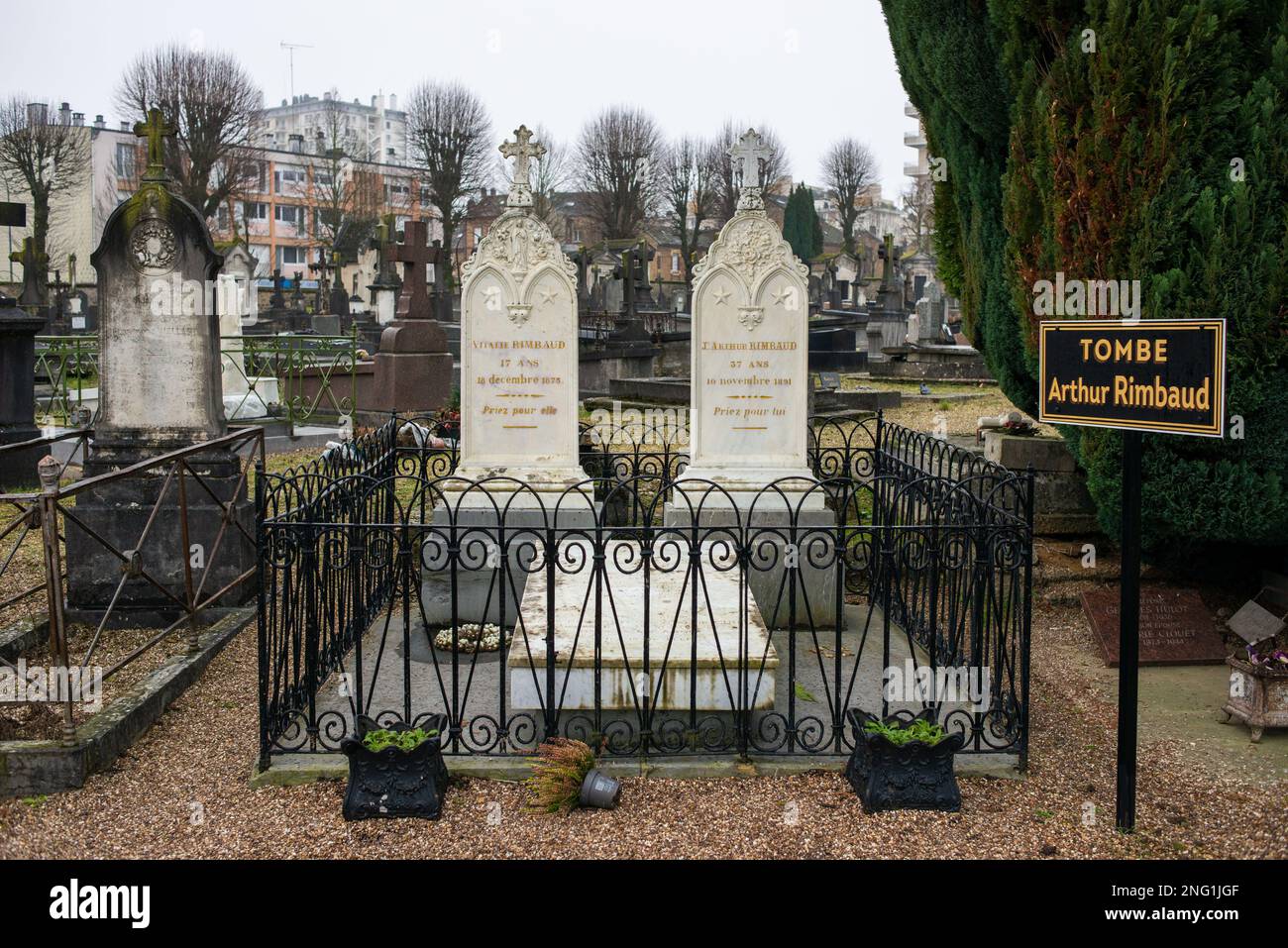 31. Januar 2023 - Charleville-Meziérès, Frankreich: Friedhof, Grab Arthur Rimabaud. © Andrea Sabbadini Stockfoto