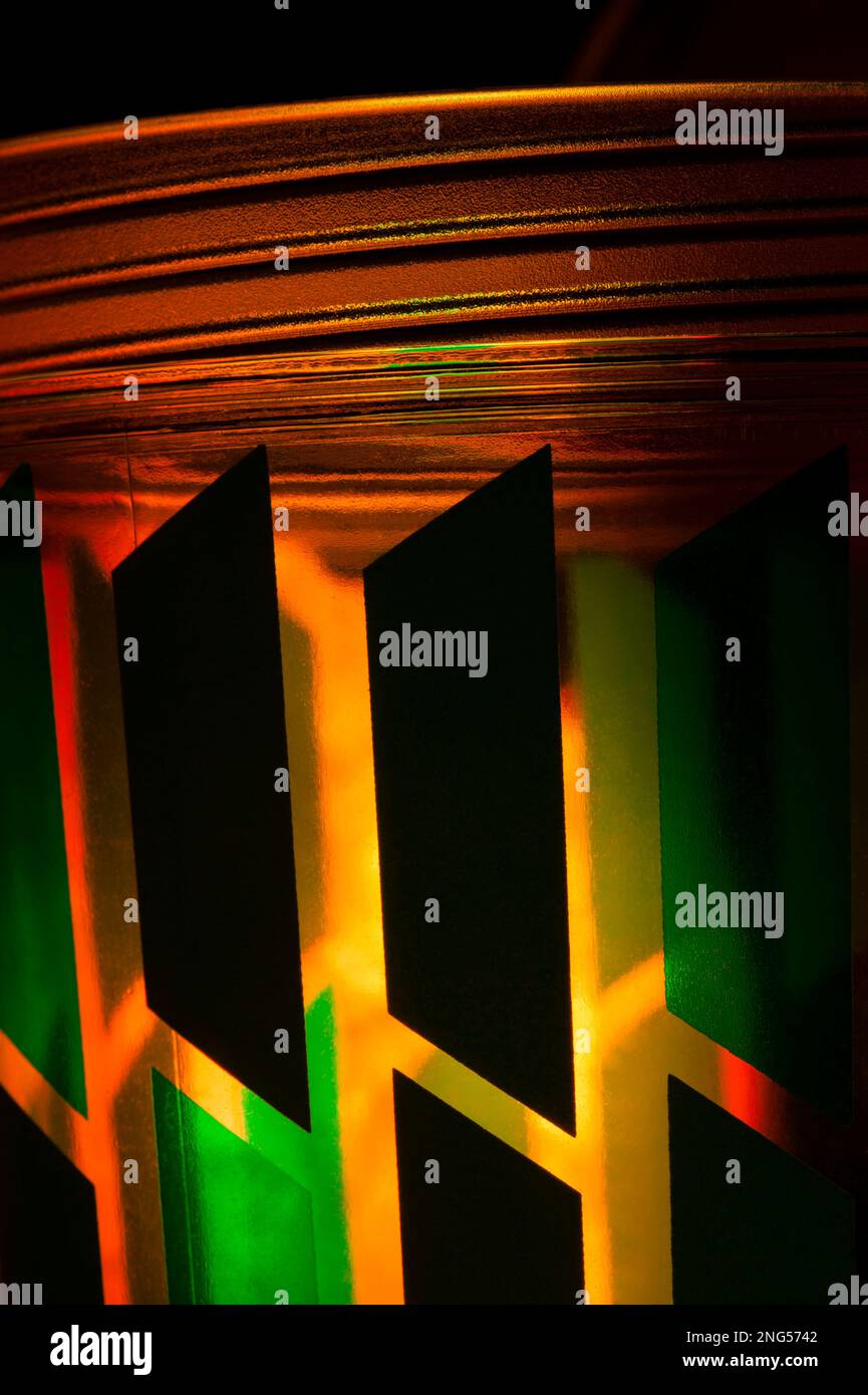 Abstrakte Lichtmuster auf Glas Container Stockfoto