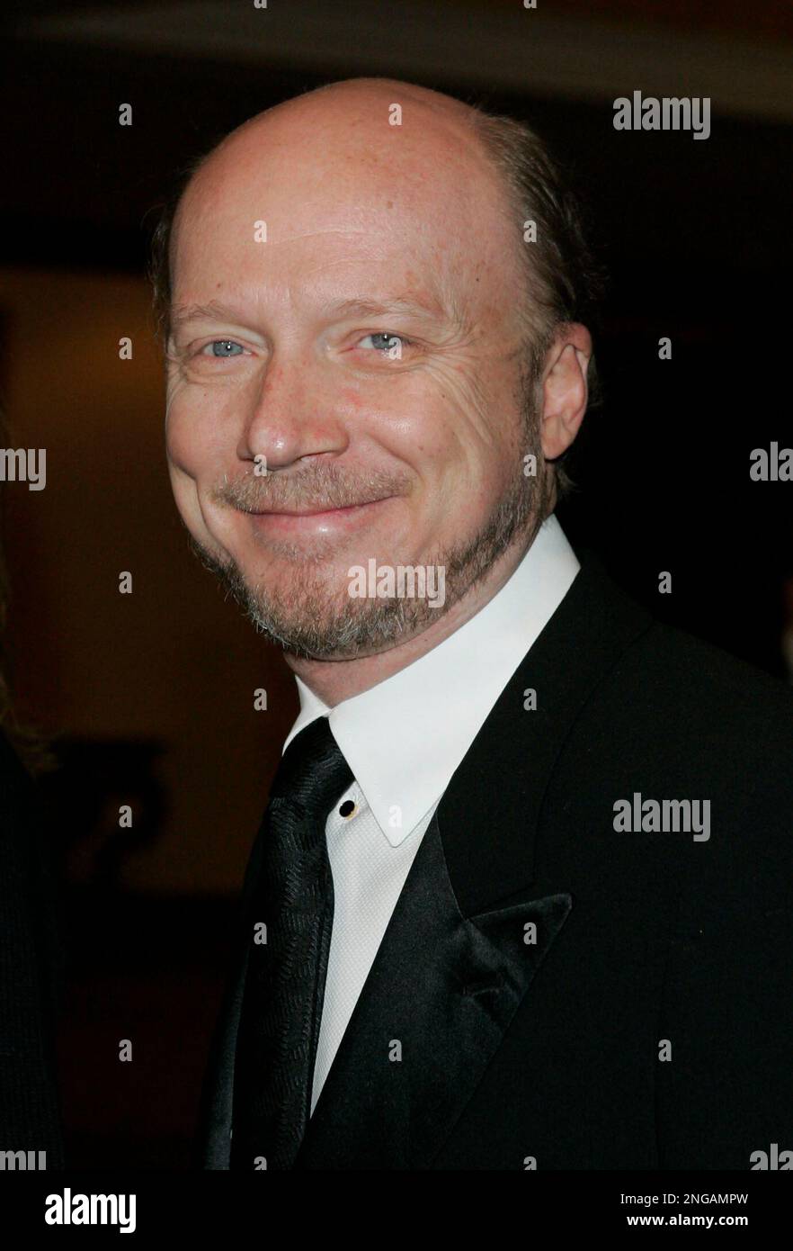 Paul Haggis, nominated for outstanding directorial achievement in feature film for his work in "Crash," arrives for the 58th Annual Directors Guild Awards in Los Angeles, on Saturday, Jan. 28, 2006. (AP Photo/Mark J. Terrill) Stockfoto