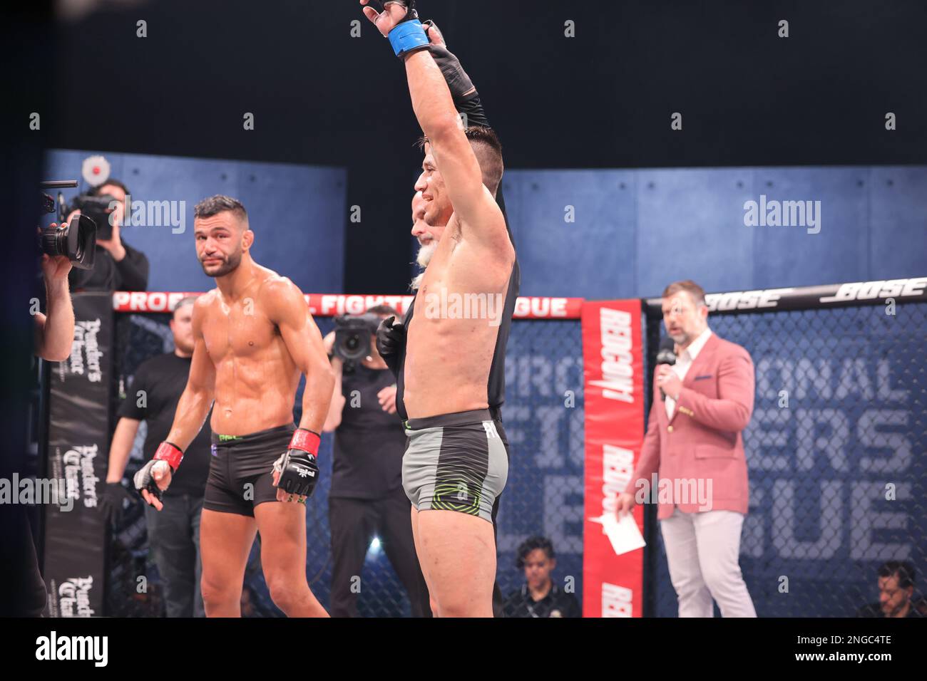 Orlando, Florida, USA. 17. Februar 2023. ORLANDO, Florida - Februar 17 Anthony Romero wird in Woche 4 der PFL Challenger Series am 17. Februar 2023 in den Universal Studios in Orlando, Florida, zum Gewinner gegen Antonio Caruso erklärt. (Kreditbild: © Aaron Litz/PX Imagens via ZUMA Press Wire) NUR REDAKTIONELLE VERWENDUNG! Nicht für den kommerziellen GEBRAUCH! Kredit: ZUMA Press, Inc./Alamy Live News Stockfoto