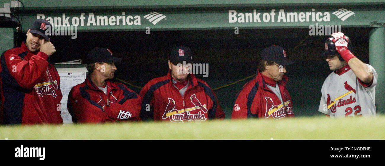 The St. Louis Cardinals watch the final inning of their 6-2 loss to the Boston Red Sox in Game 2 of the World Series Sunday, Oct. 24, 2004 in Boston. (AP Photo/Charles Krupa) Stockfoto