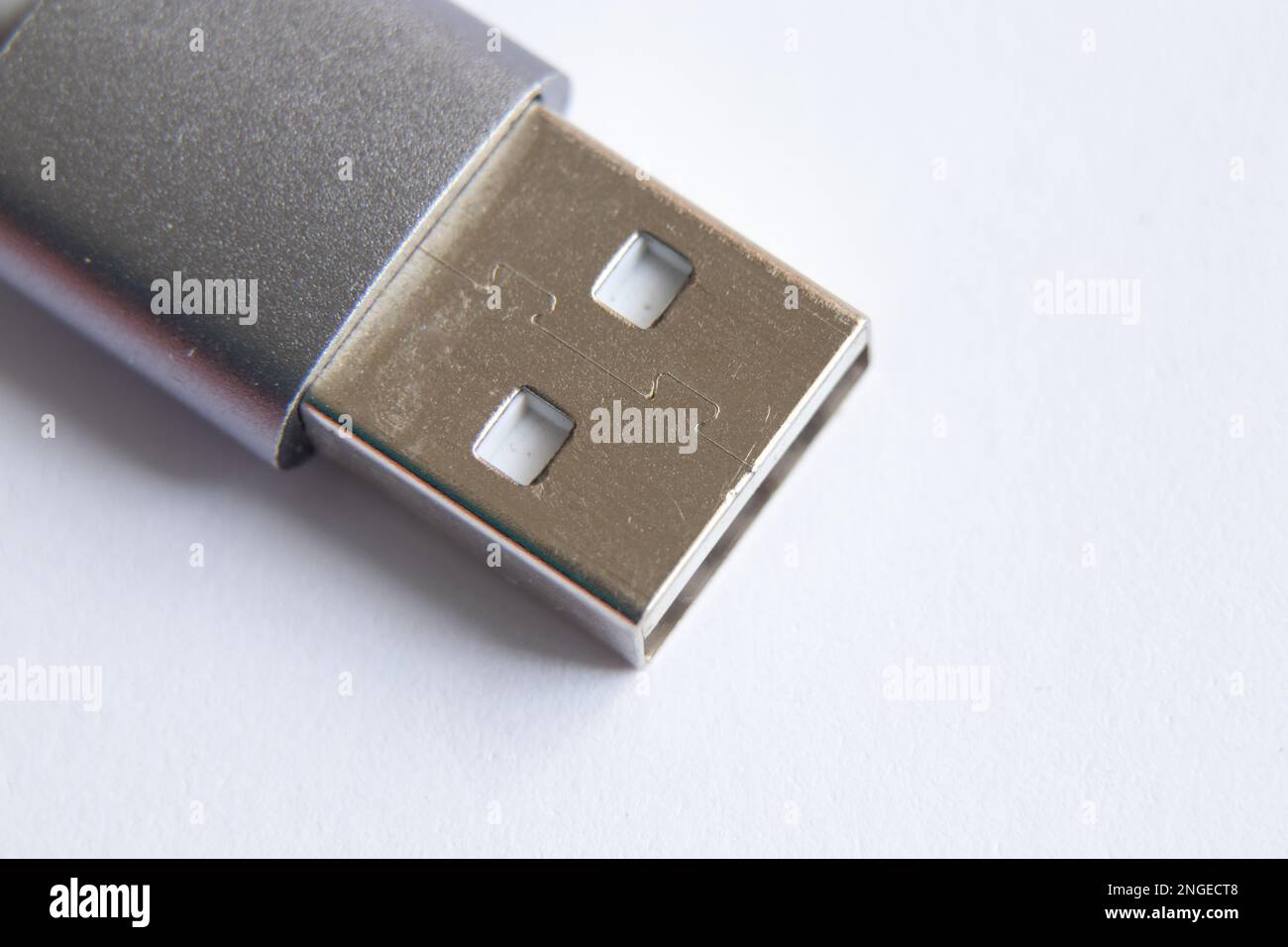 usb-Kabel auf einem isolierten Hintergrund-Makro Stockfoto