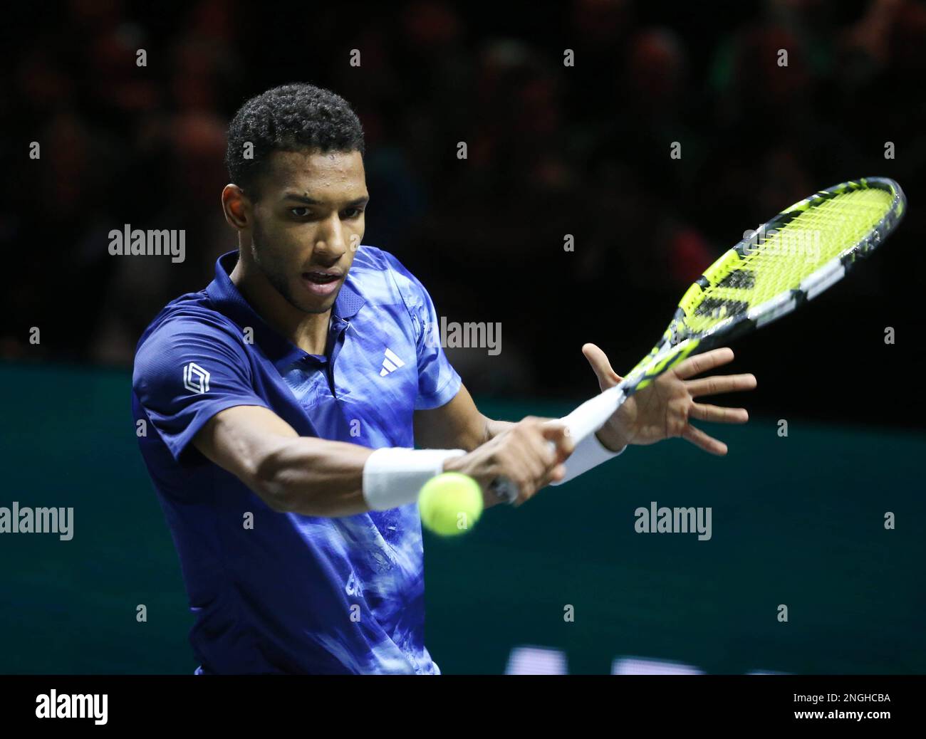 Rotterdam, Niederlande. 17. Februar 2023. Felix Auger-Aliassime aus Kanada im Kampf gegen Daniil Medvedev aus Russland während des ABN Amro Open 2023, ATP 500 Tennis Turnier am 17. Februar 2023 in Rotterdam, Niederlande - Photo Laurent Lairys / DPPI Credit: DPPI Media/Alamy Live News Stockfoto