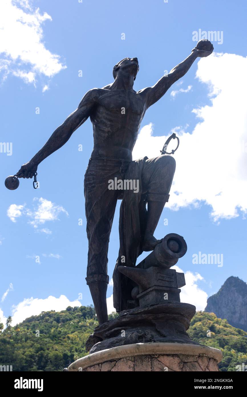 Das Freiheitsdenkmal, Der Stadtplatz, Soufrière, Das Viertel Soufrière, St. Lucia, Kleine Antillen, Karibik Stockfoto