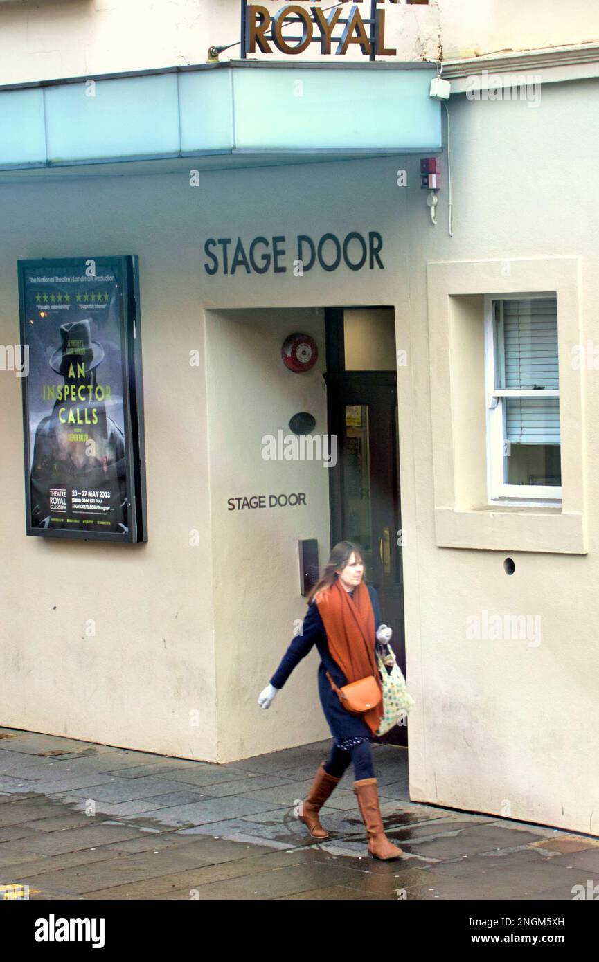 Theater Royal Bühne Tür mit Schauplakaten Stockfoto