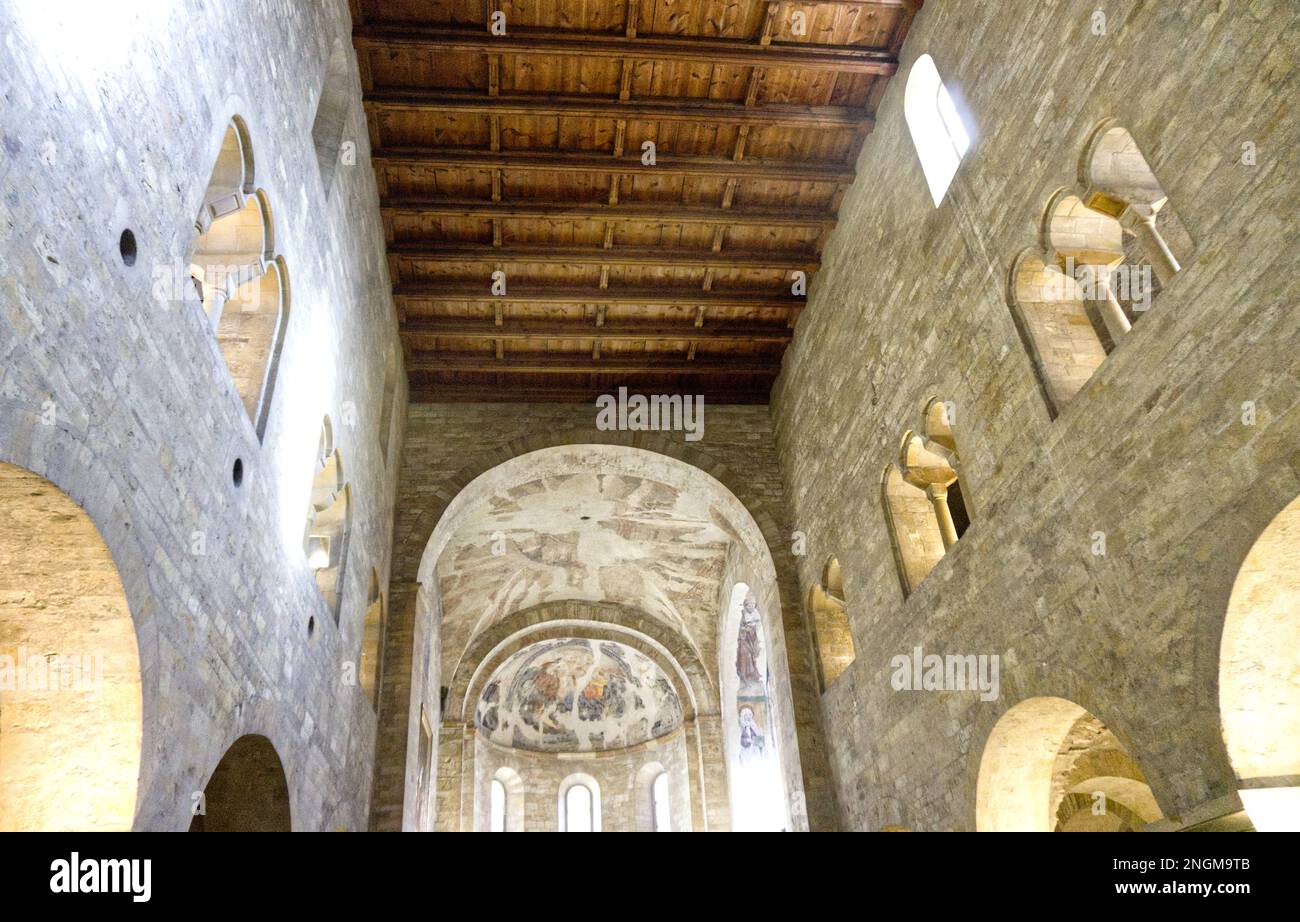 Das Innere des Klosters St. Nikolaus in der prager Burg Stockfoto
