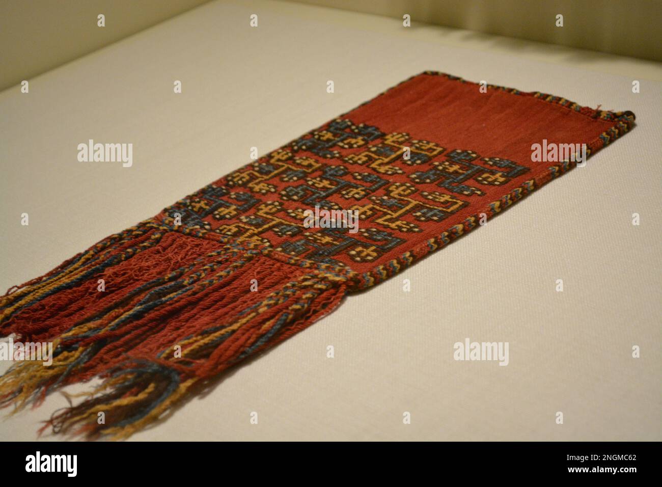 Tasche aus Camelidenfaser. Präkolumbianerkulturen im Dallas Museum of Art. Stockfoto