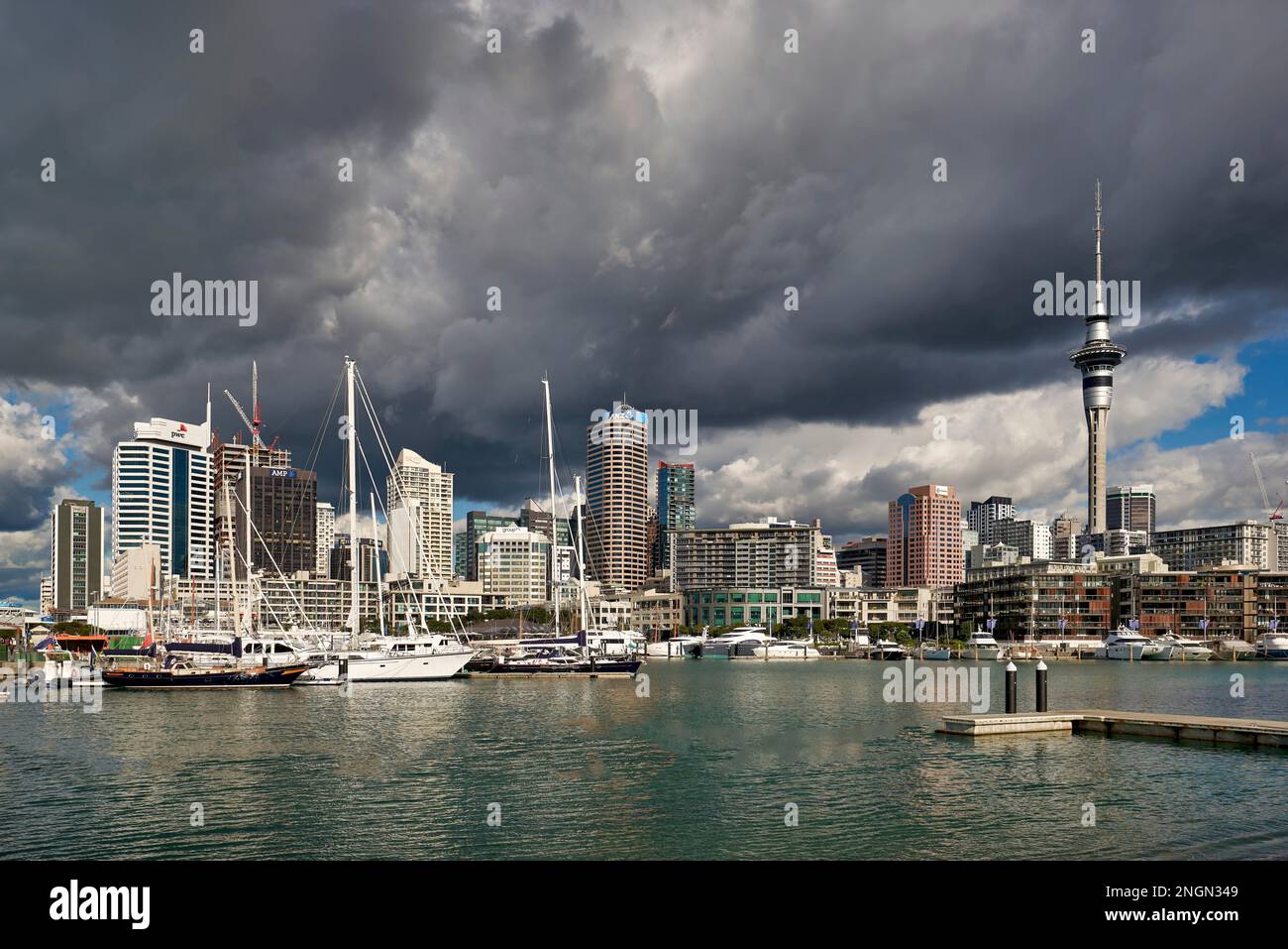 Auckland, Neuseeland. Die Skyline vom Viaduct Harbour Stockfoto