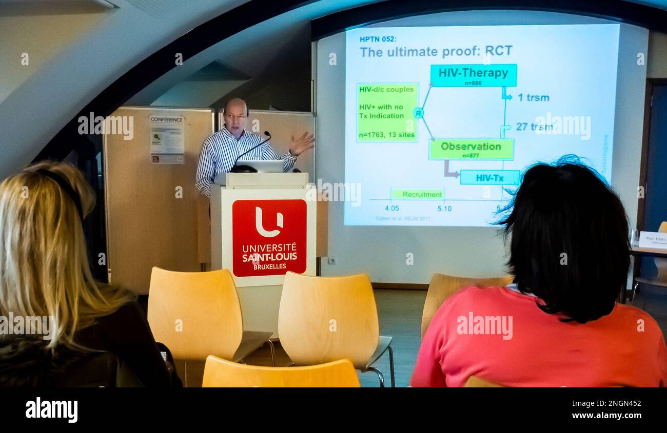 Brüssel, Belgien, HIV Schweizer Wissenschaftler, Prof. Bernard Hirschel, Universität Genf, Verfasser der Schweizerischen Erklärung zum Nachweis, dass HIV nicht übertragbar ist, wenn die Viruslast nicht nachweisbar ist (TASP) Stockfoto