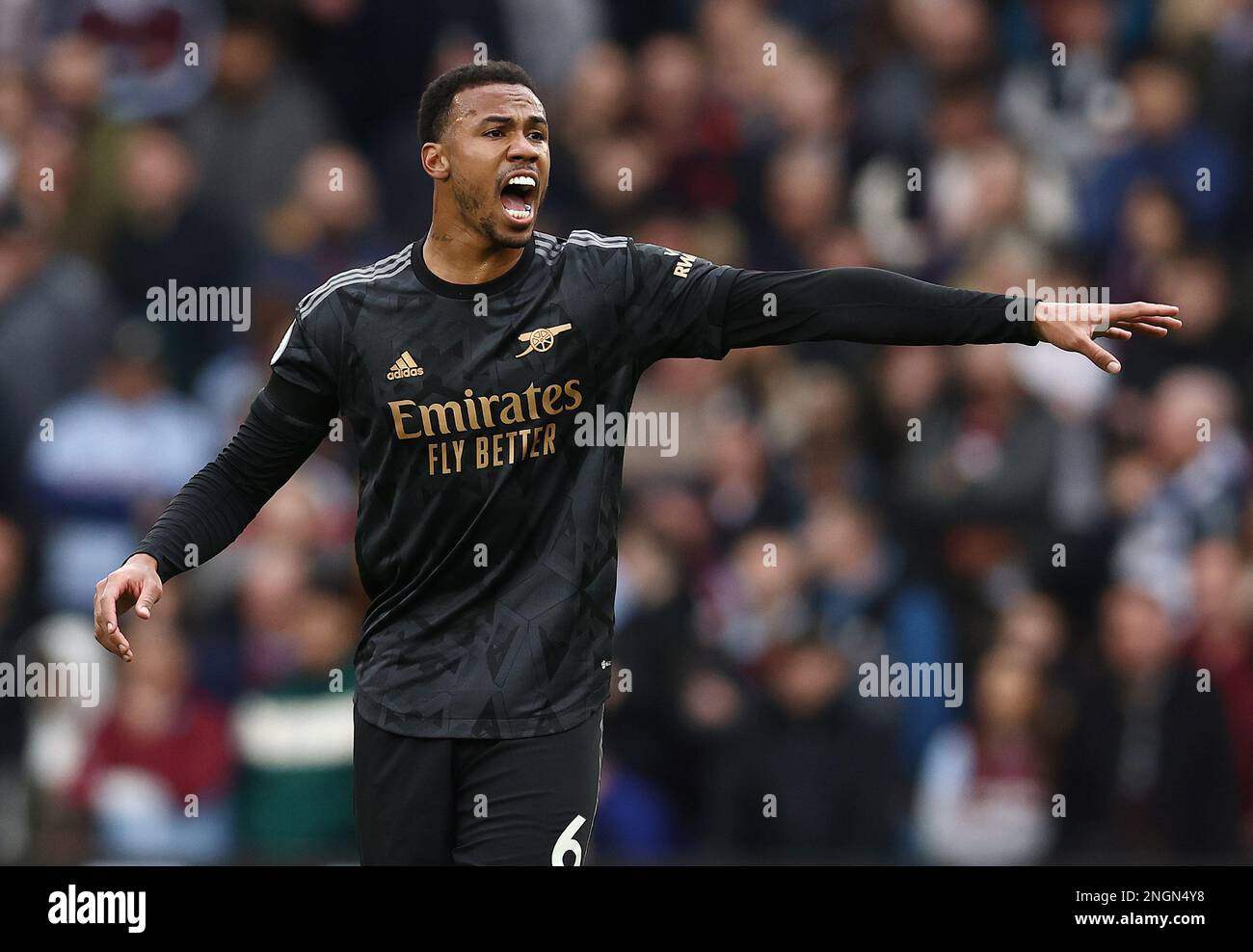 Birmingham, Großbritannien. 18. Februar 2023. Gabriel von Arsenal während des Premier League-Spiels im Villa Park, Birmingham. Der Bildausdruck sollte lauten: Darren Staples/Sportimage Credit: Sportimage/Alamy Live News Stockfoto