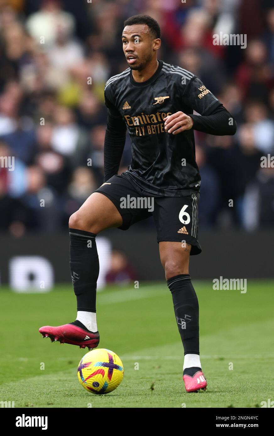 Birmingham, Großbritannien. 18. Februar 2023. Gabriel von Arsenal während des Premier League-Spiels im Villa Park, Birmingham. Der Bildausdruck sollte lauten: Darren Staples/Sportimage Credit: Sportimage/Alamy Live News Stockfoto