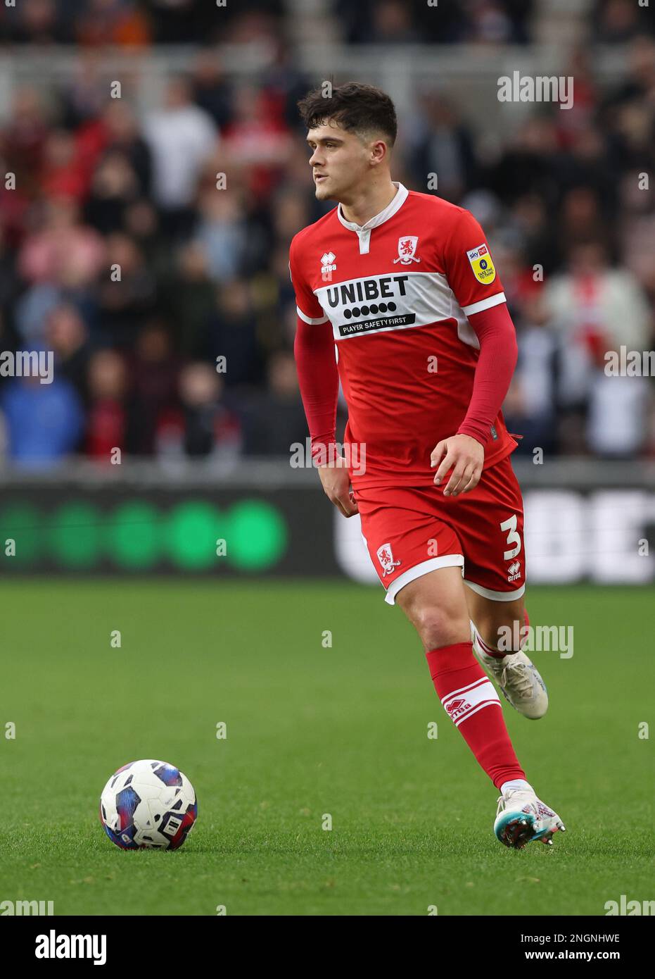 Ryan Giles von Middlesbrough in Aktion während des Sky Bet Championship-Spiels Middlesbrough vs Queens Park Rangers im Riverside Stadium, Middlesbrough, Großbritannien, 18. Februar 2023 (Foto: Nigel Roddis/News Images) Stockfoto