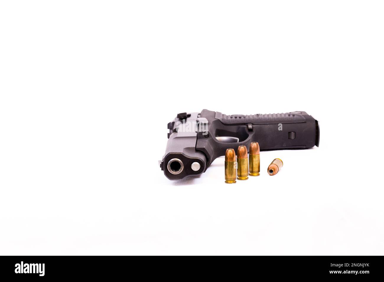 Pistole, Clip, Hohlspitzkugeln mit Kopierraum, horizontal Stockfoto