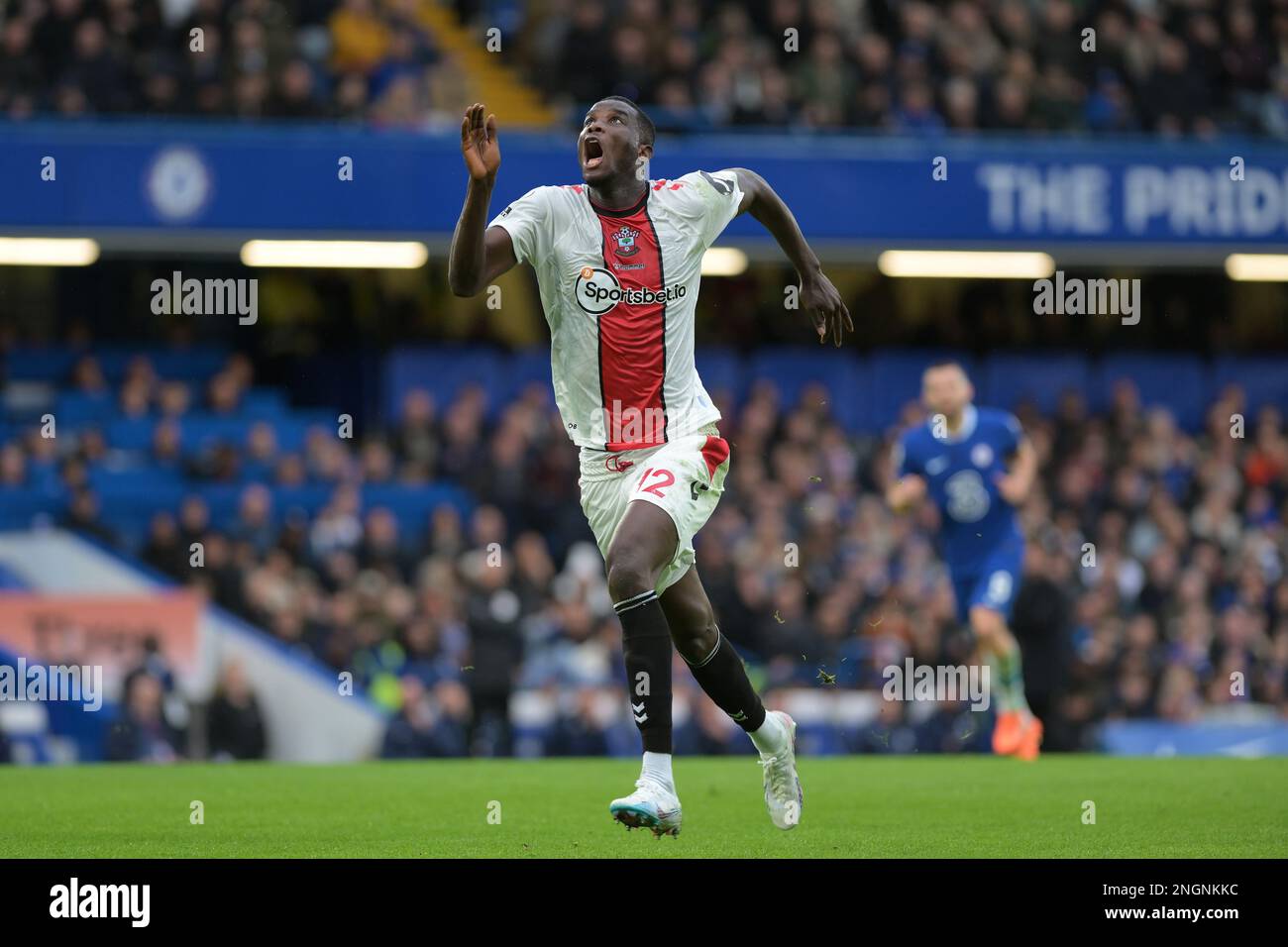 London, Großbritannien. 18. Februar 2023. Paul Onuachu vom Southampton FC während des Spiels Chelsea gegen Southampton Premier League auf der Stamford Bridge London. Gutschrift: MARTIN DALTON/Alamy Live News Stockfoto