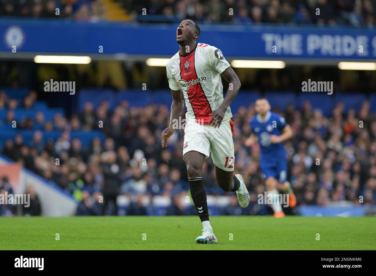 London, Großbritannien. 18. Februar 2023. Paul Onuachu vom Southampton FC während des Spiels Chelsea gegen Southampton Premier League auf der Stamford Bridge London. Gutschrift: MARTIN DALTON/Alamy Live News Stockfoto