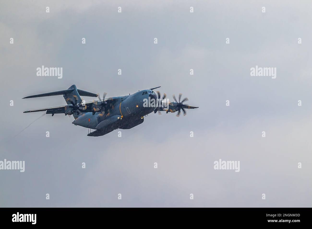 Airbus A400M im Flug auf der Sanicole International Airshow Stockfoto