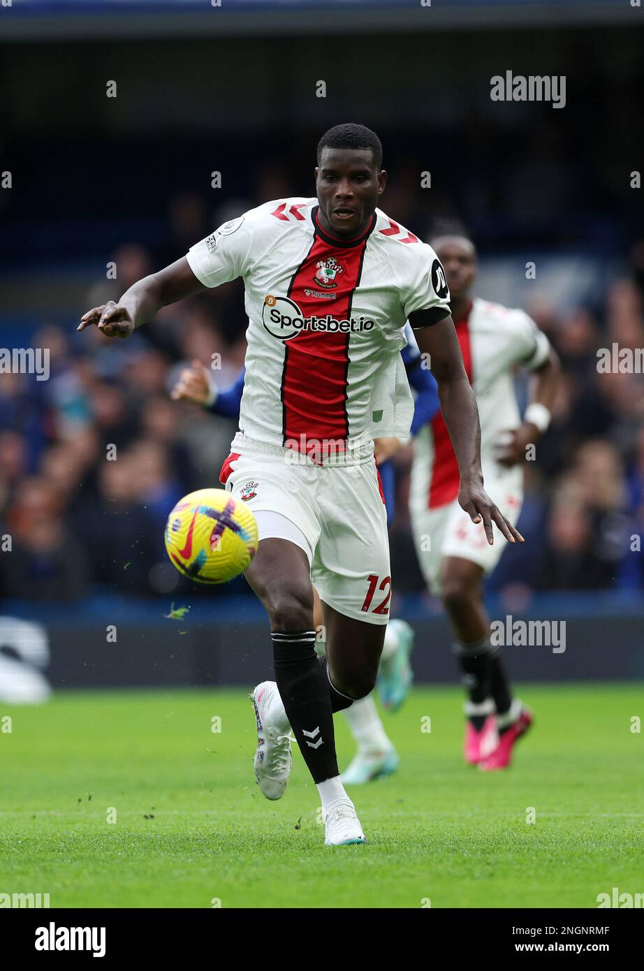 London, Großbritannien. 18. Februar 2023. Ebere Paul Onuachu aus Soouthampton während des Premier League-Spiels auf der Stamford Bridge, London. Der Bildausdruck sollte lauten: David Klein/Sportimage Credit: Sportimage/Alamy Live News Stockfoto
