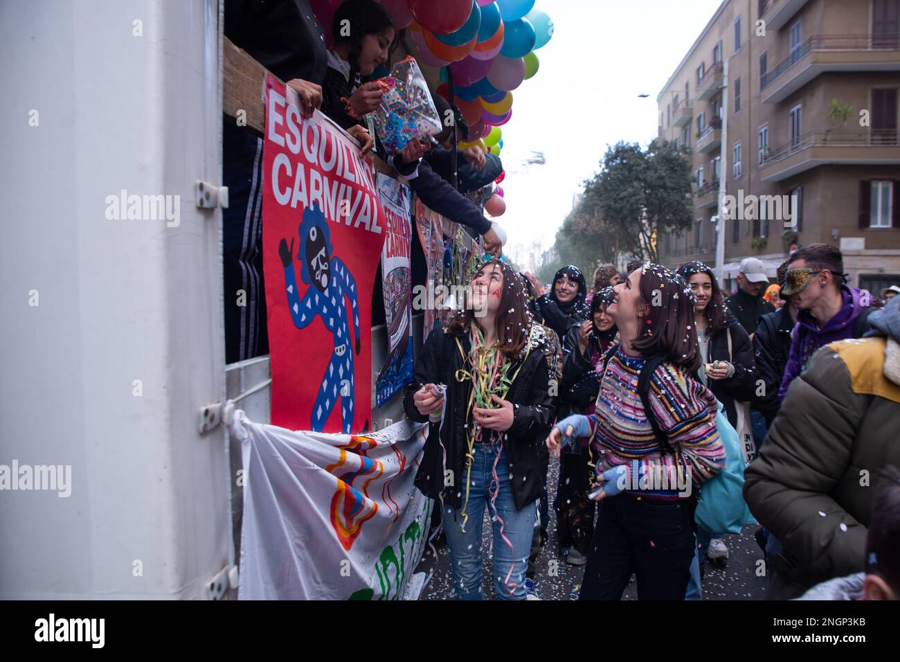 Rom, Italien. 18. Februar 2023. Karnevalsparade im Stadtteil Esquilino in Rom, anlässlich des Shrove-Samstags. (Kreditbild: © Matteo Nardone/Pacific Press via ZUMA Press Wire) NUR REDAKTIONELLE VERWENDUNG! Nicht für den kommerziellen GEBRAUCH! Stockfoto