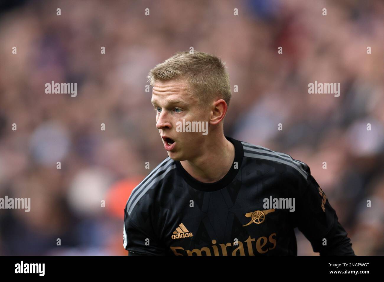 Birmingham, Großbritannien. 18. Februar 2023. Oleksandr Zinchenko von Arsenal schaut zu. Spiel der Premier League, Aston Villa gegen Arsenal im Villa Park in Birmingham am Samstag, den 18. Februar 2023. Dieses Bild darf nur zu redaktionellen Zwecken verwendet werden. Nur redaktionelle Verwendung, Lizenz für kommerzielle Verwendung erforderlich. Keine Verwendung bei Wetten, Spielen oder Veröffentlichungen von Clubs/Ligen/Spielern. Bild von Andrew Orchard/Andrew Orchard Sportfotografie/Alamy Live News Kredit: Andrew Orchard Sportfotografie/Alamy Live News Stockfoto