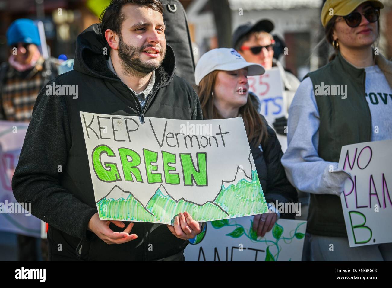 Demonstranten auf einem märz, der Maßnahmen zur Bekämpfung des Klimawandels fordert, Montpelier, VT, USA. Stockfoto