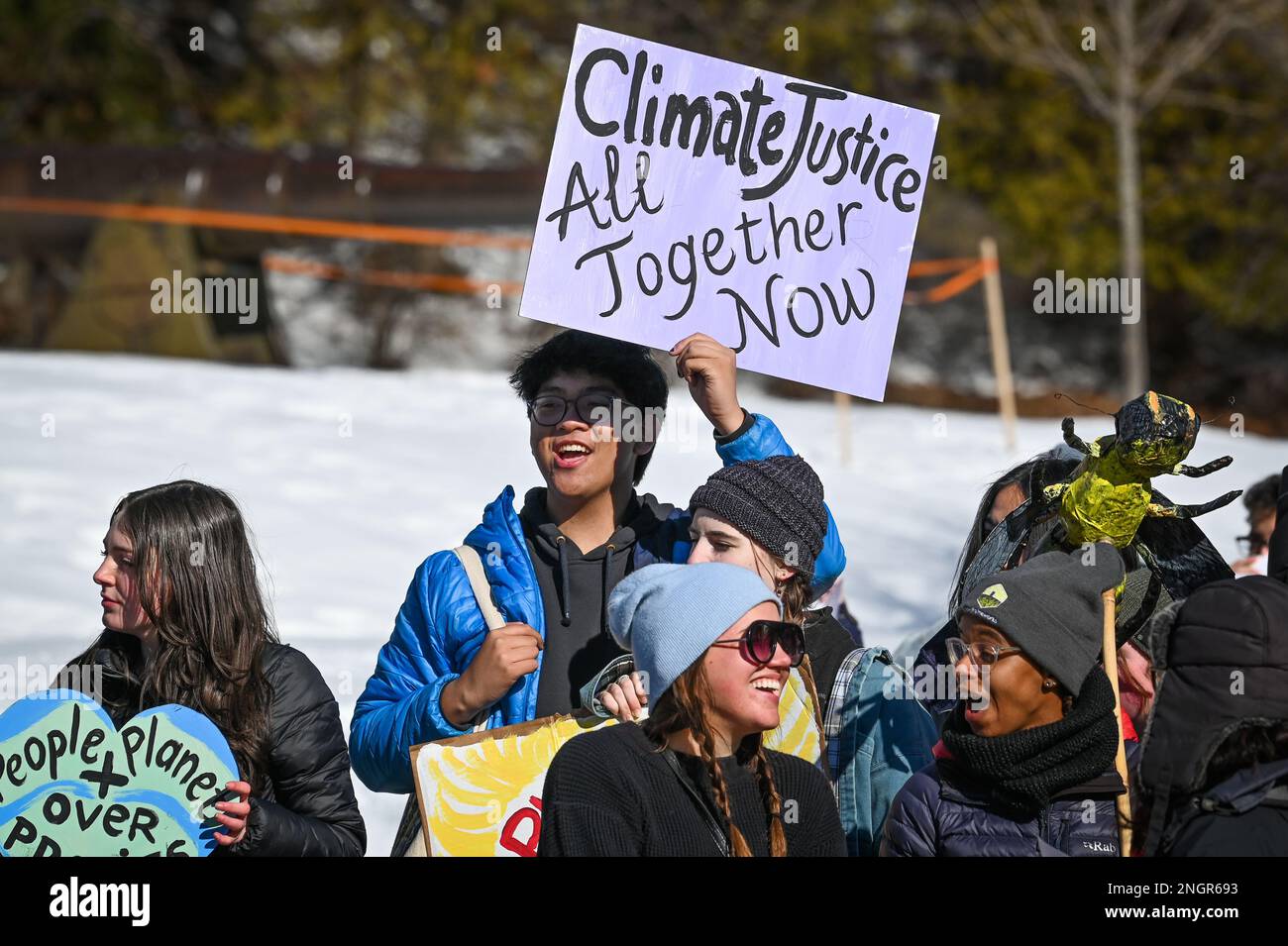 Fordert Klimaschutzgerechtigkeit auf einer märz-Tagung, in der Maßnahmen zur Bekämpfung des Klimawandels gefordert werden, Montpelier, VT, USA. Stockfoto